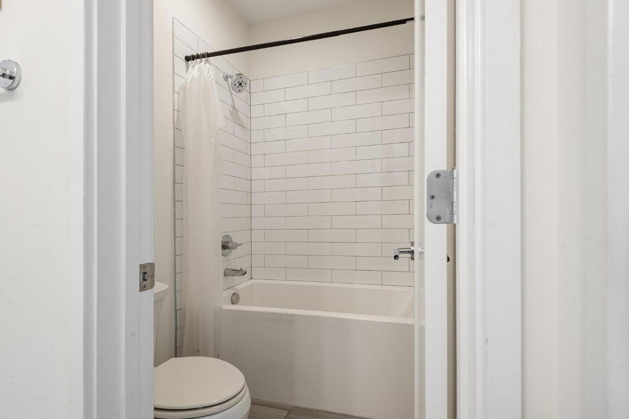 Riff & Rest - 2 Stylish Homes - Mins To Germantown Nashville
