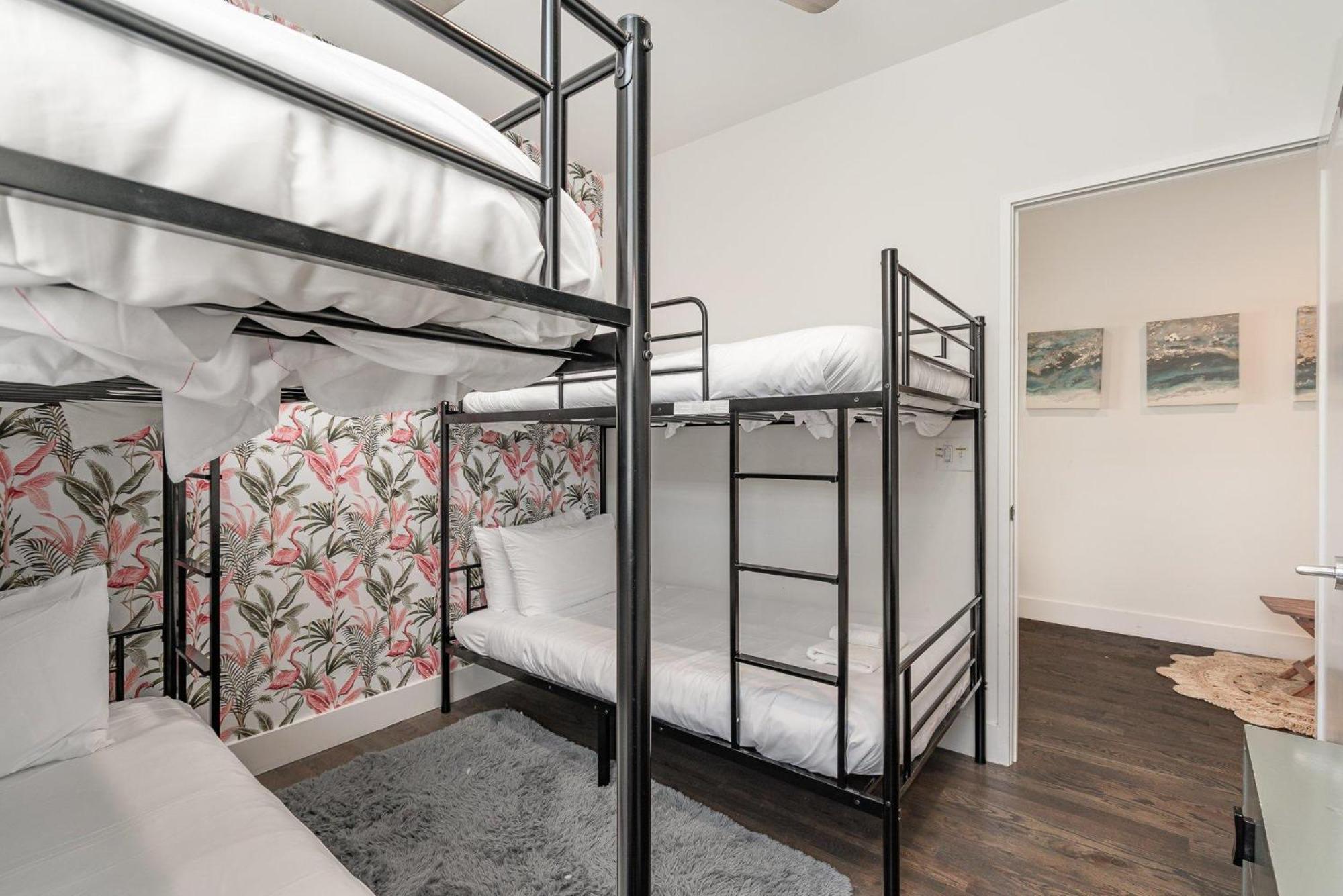 Jade - Private Patio And Balcony - Near Germantown *