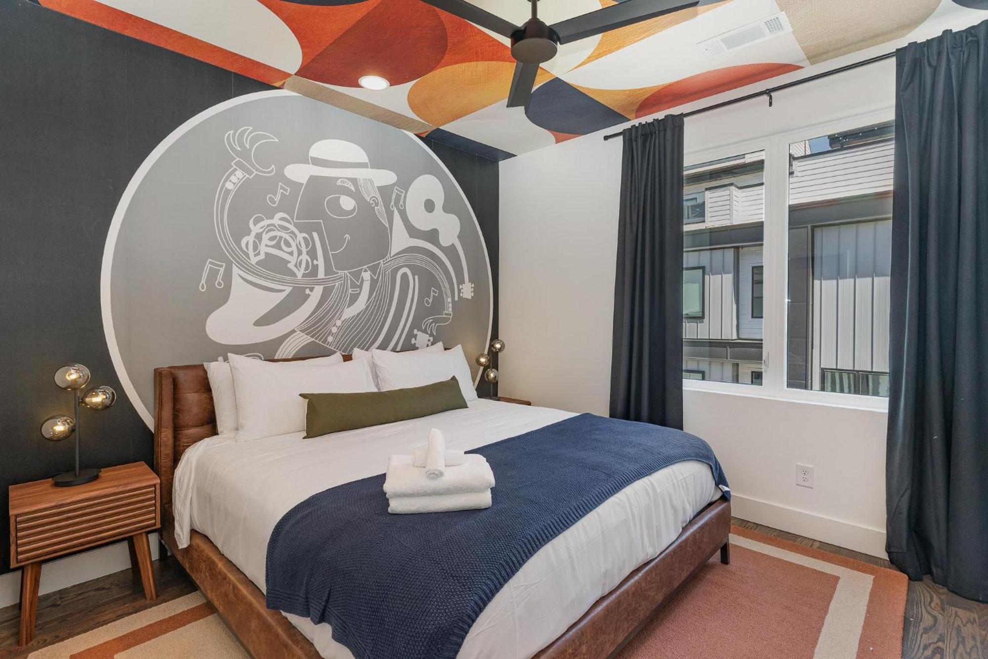 Holiday home Coloratura - 2 Units W/ Hot Tubs - Near Broadway Nashville