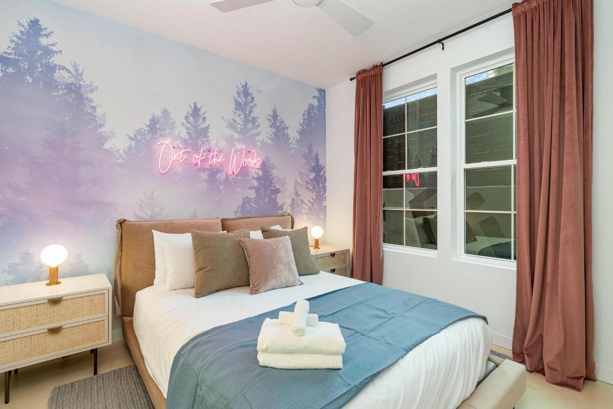 Quadra-4 Unit Combo-rooftop Decks-mins To Broadway Holiday home