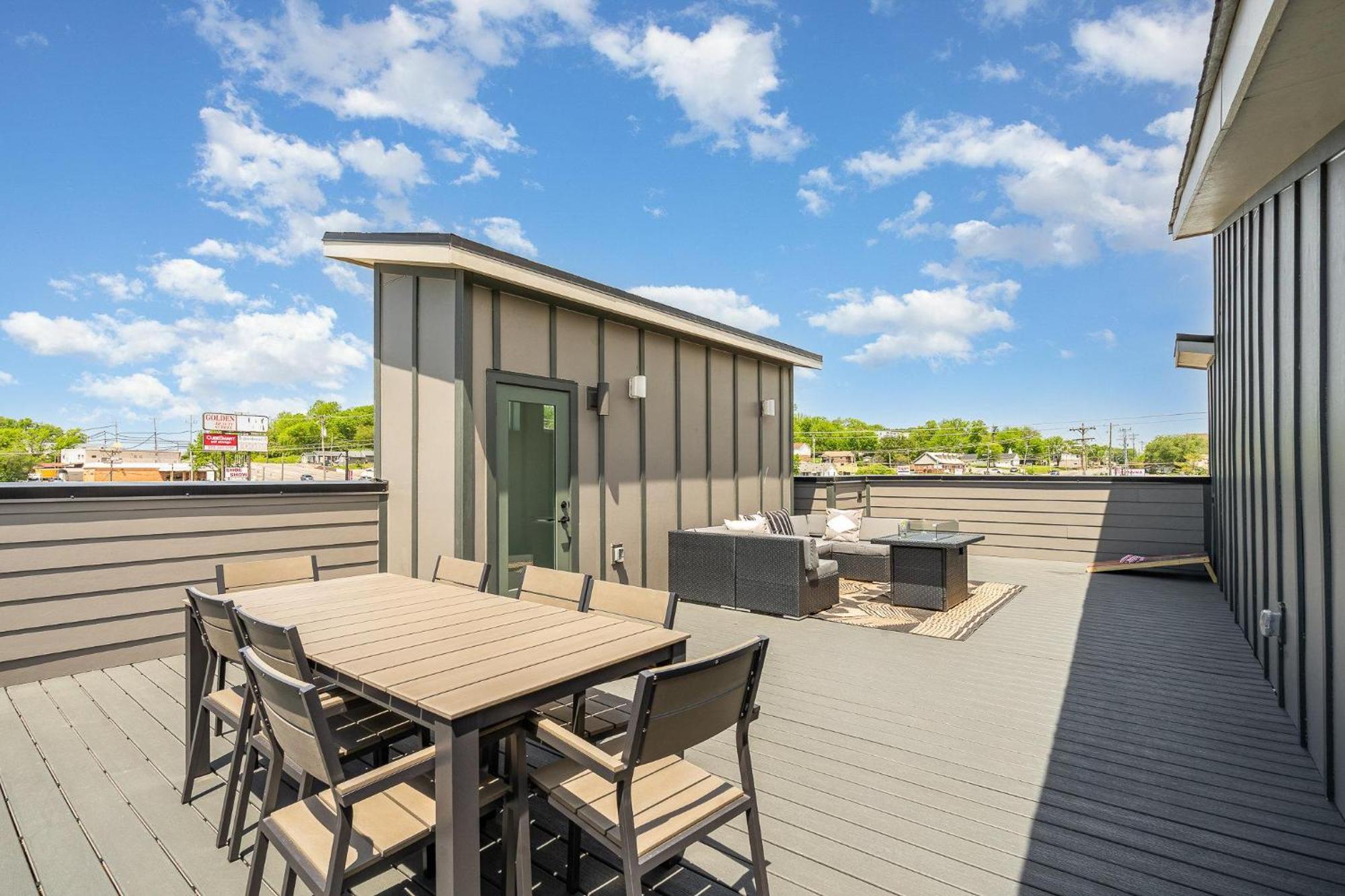 Holiday home Quadra-4 Unit Combo-rooftop Decks-mins To Broadway Nashville