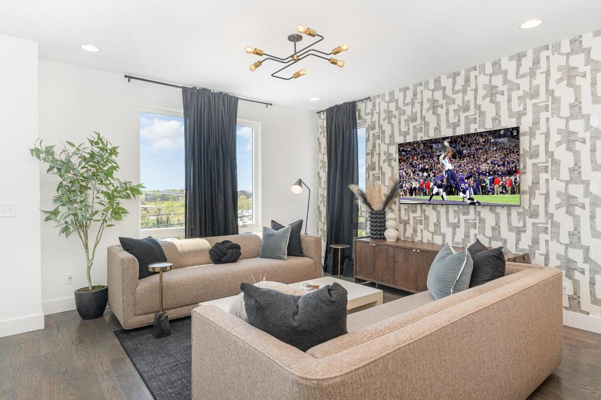 Holiday home Nimbus-rooftop Deck-hot Tub-mins To Broadway Nashville