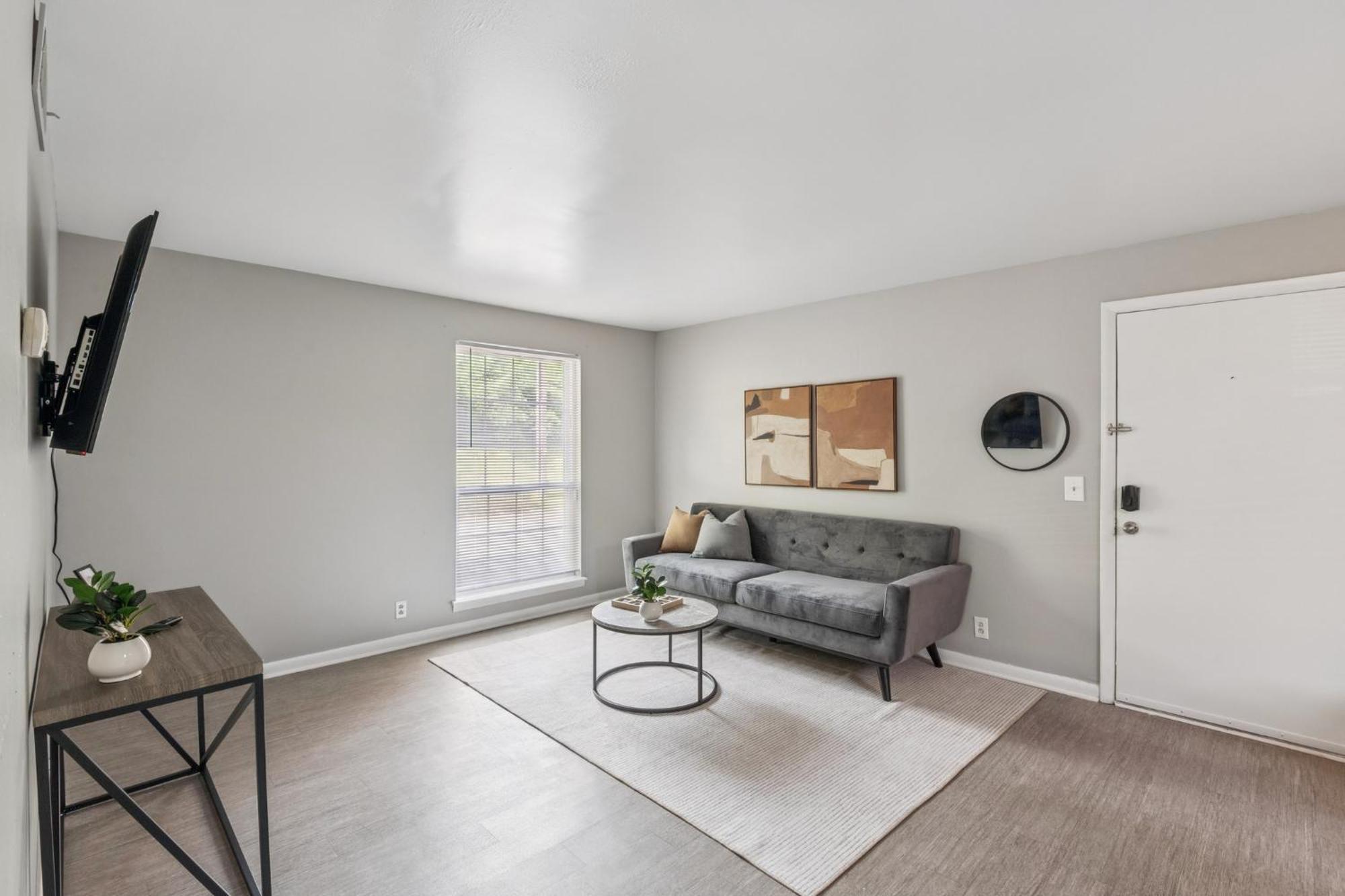 Jamestown B4 I Comfy 2 Bed 1 Bath Apartment Nashville