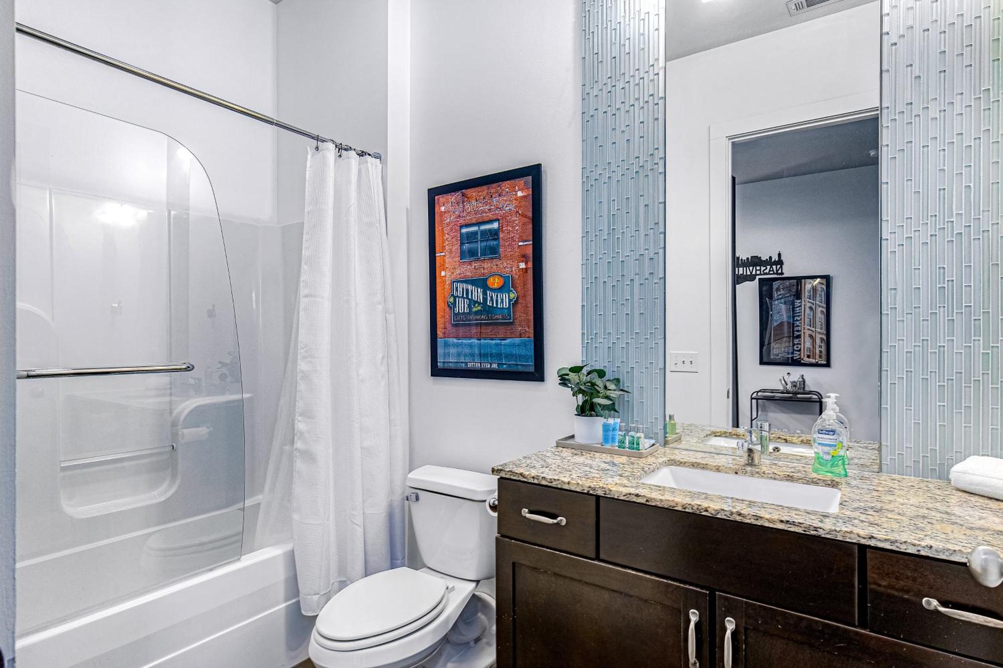 Urban Escape Apartment *
