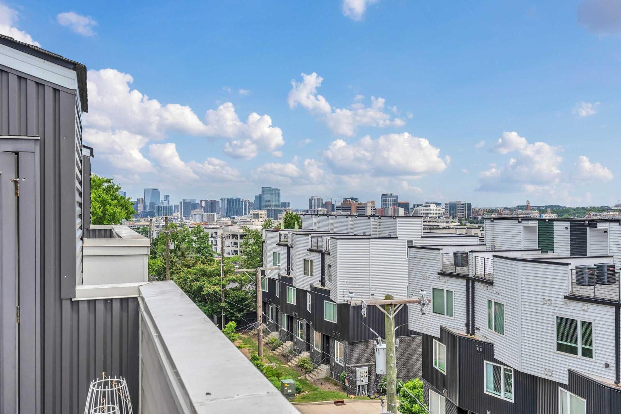 2 Lux Homes 2mi To Broadway Huge Rooftop Sleeps 24 Holiday home *