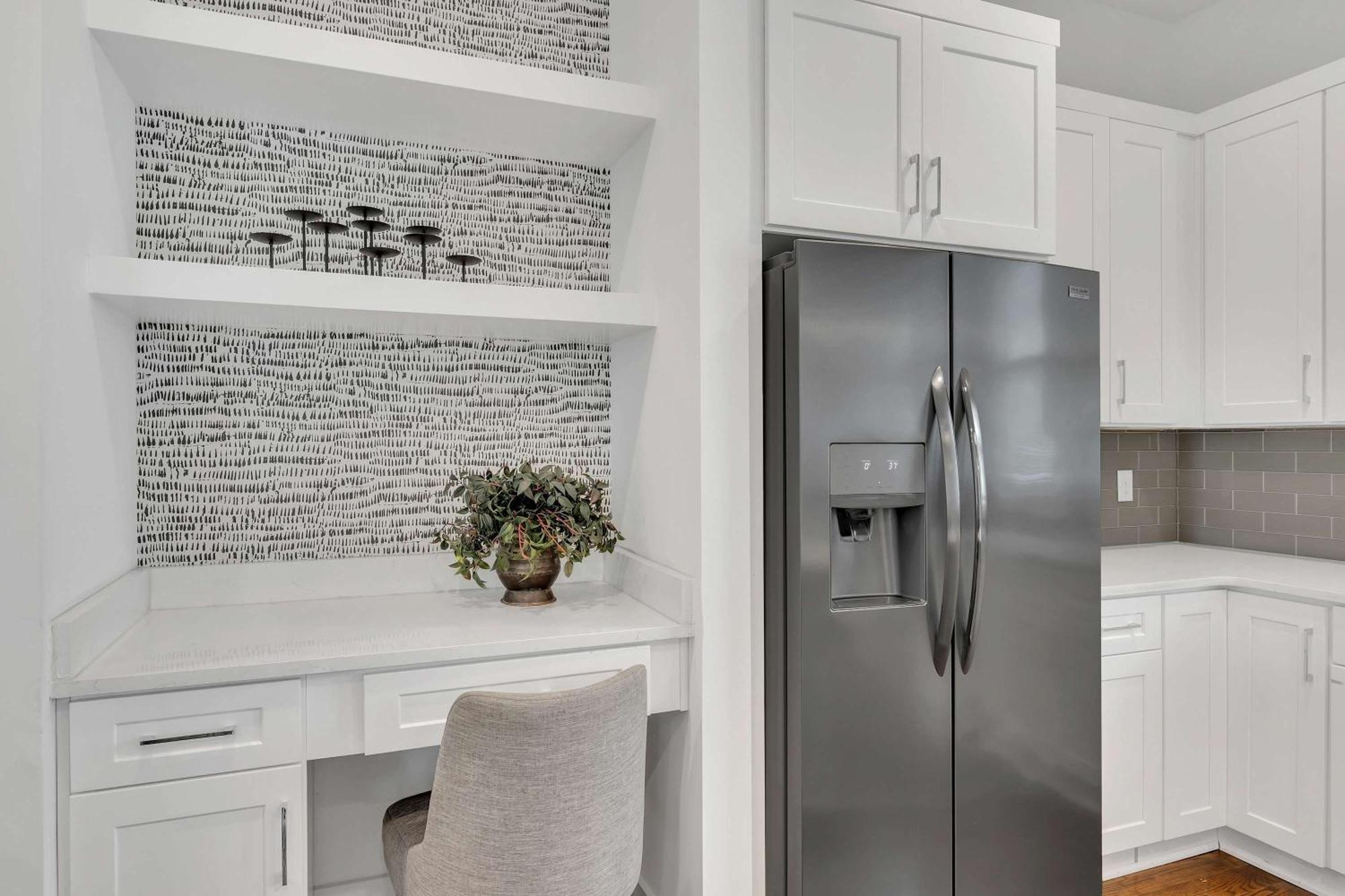 Large With Rooftop & Views Sleeps 12 *