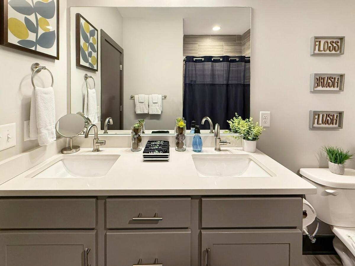 Nashville Skyview Modern Luxury Mins To Broadway Holiday home *