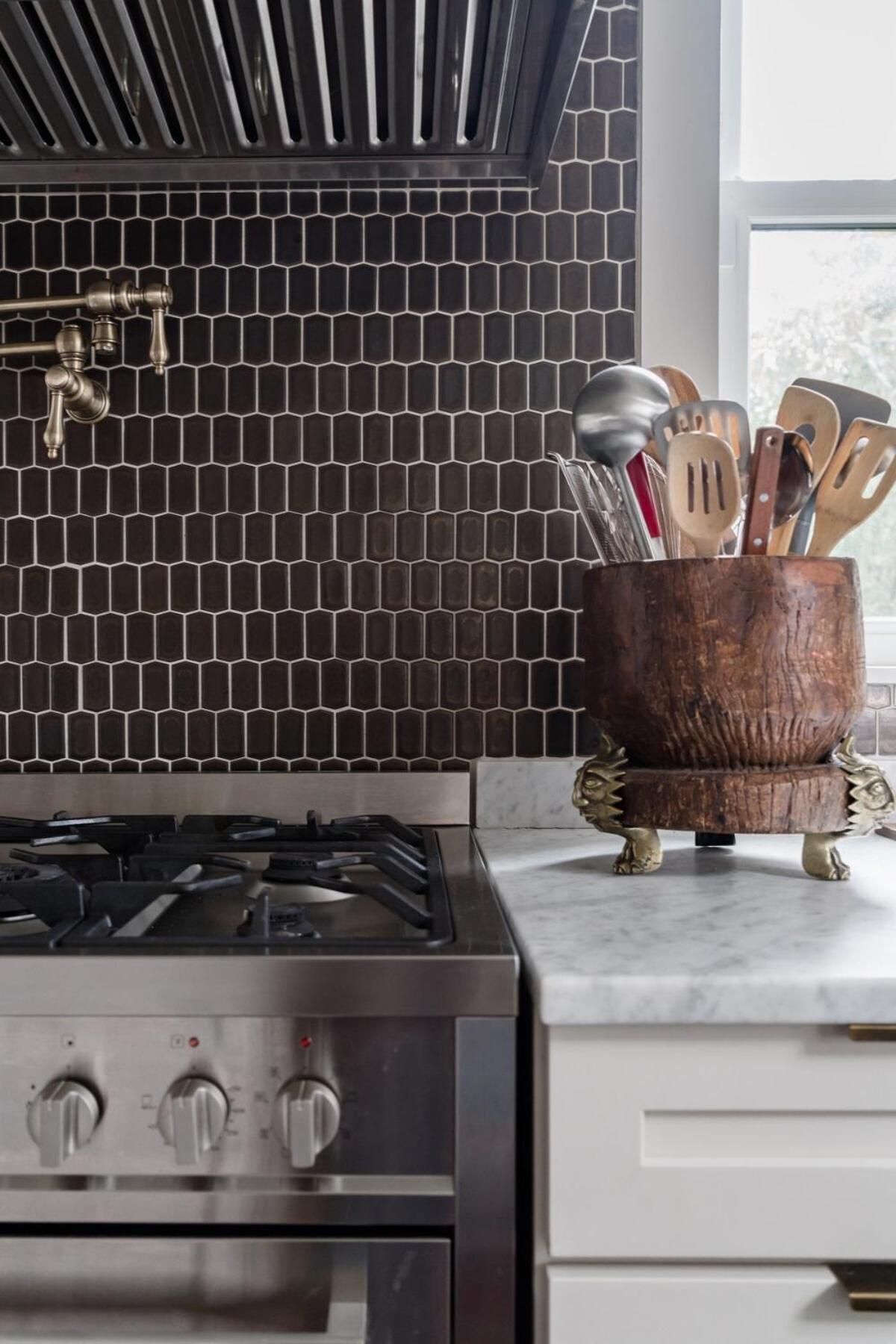 Stylish Renovated Craftsman With Pool And Garden Escape