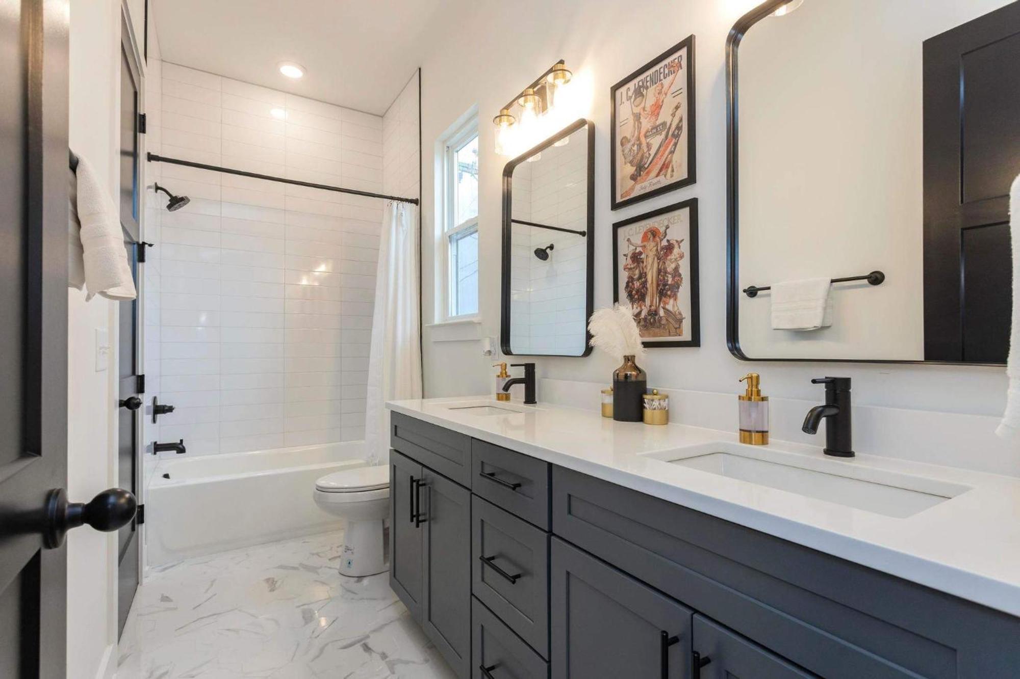 Holiday home Rooftop Deck Hot Tub Fire Pit Sleeps 10 Nashville