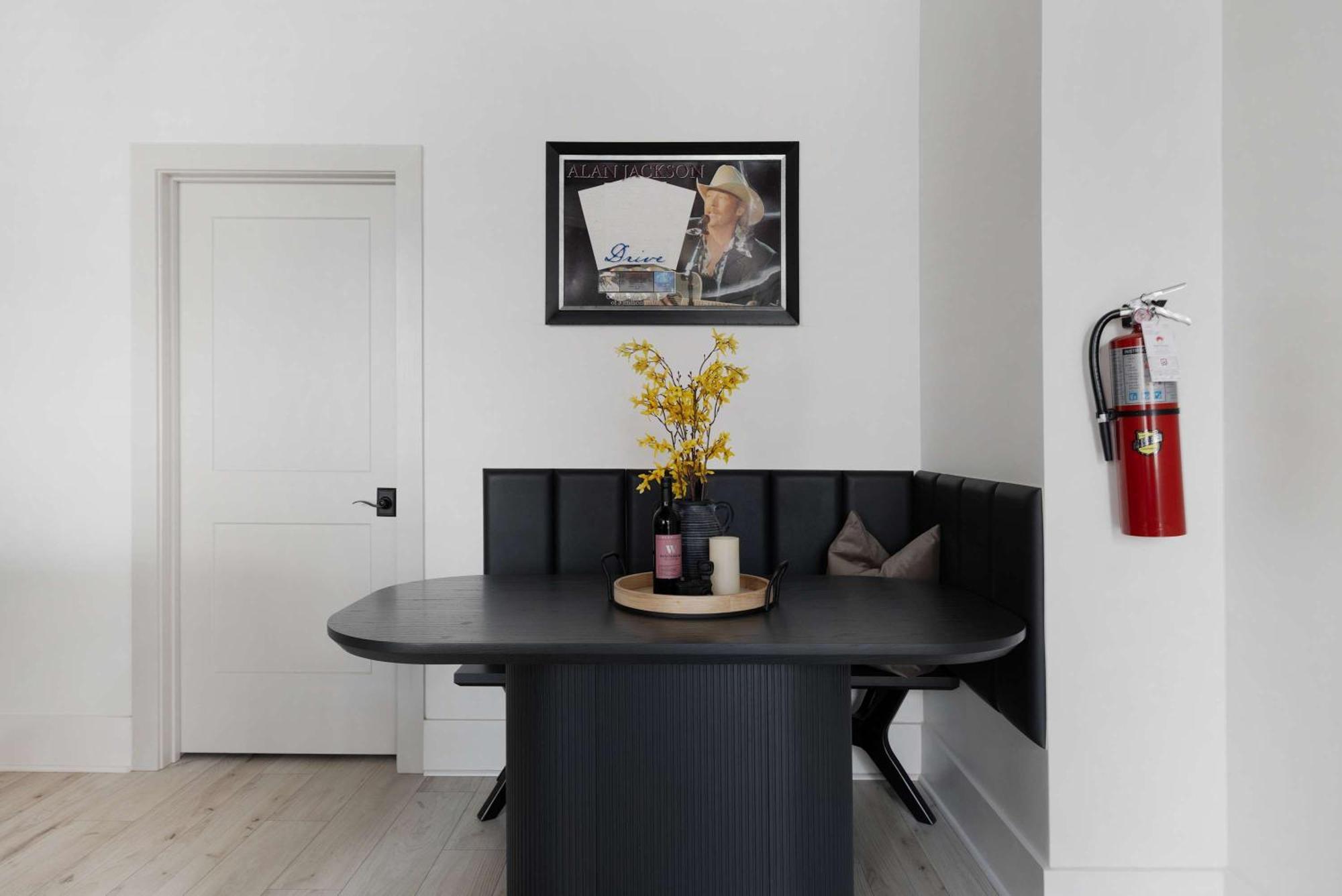 Dibs On By Maddox Apartment *