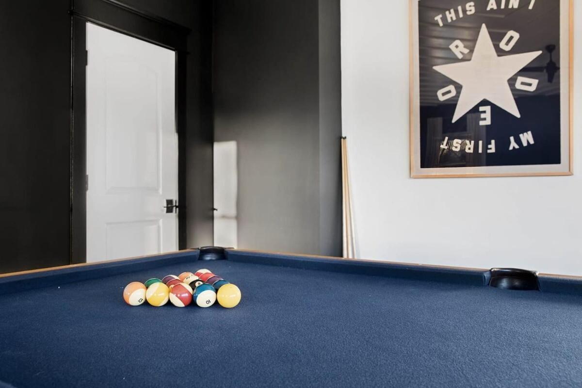 The Cowboy - Luxury With Hot Tub & Pool Table Holiday home *