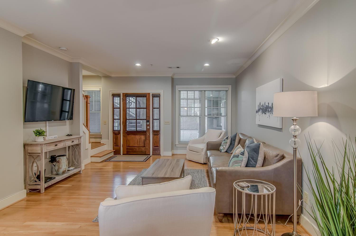 The West End Dreamer By Local Holiday home *