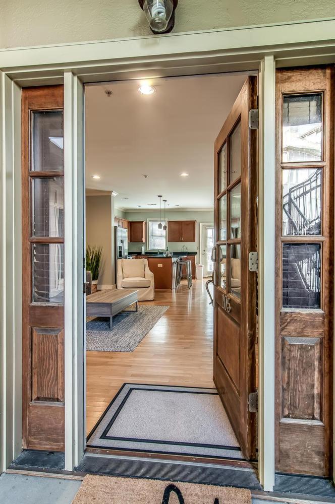 The West End Dreamer By Local * Nashville