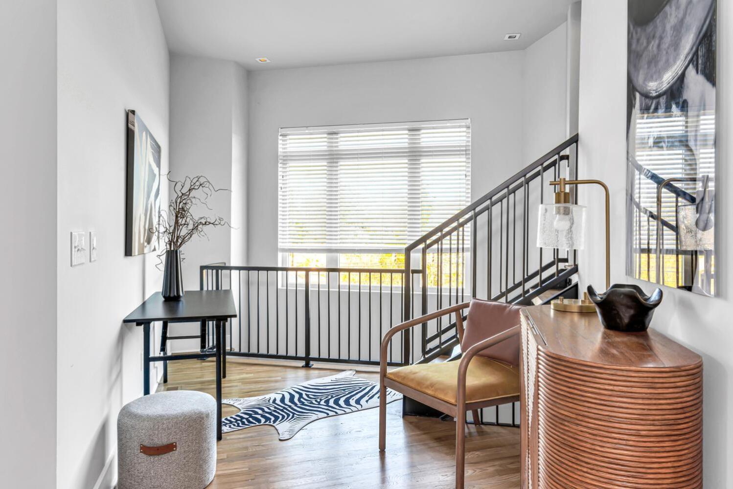 The Onyx Edge By Local Holiday home