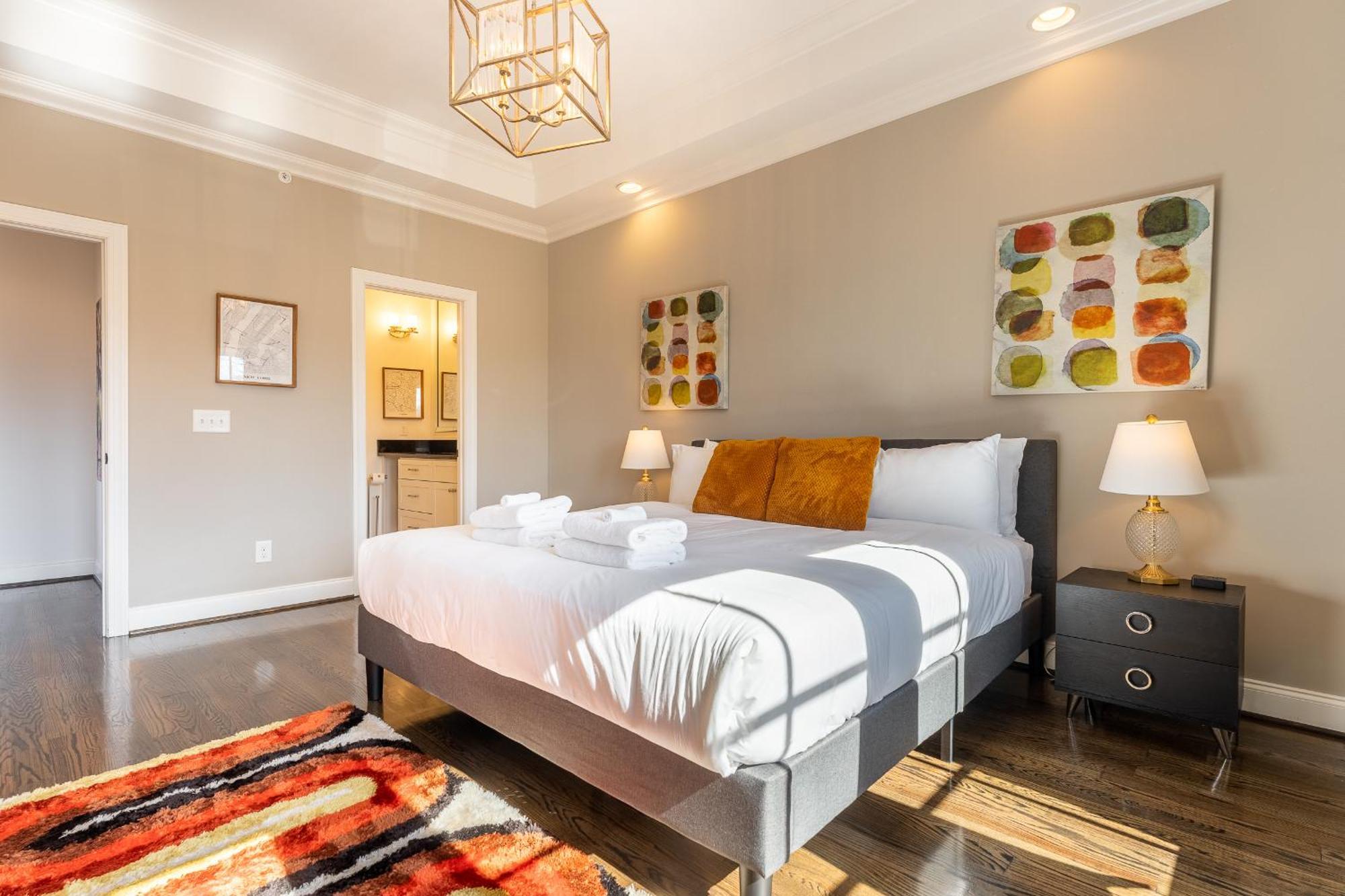The London On Acklen By Local Holiday home