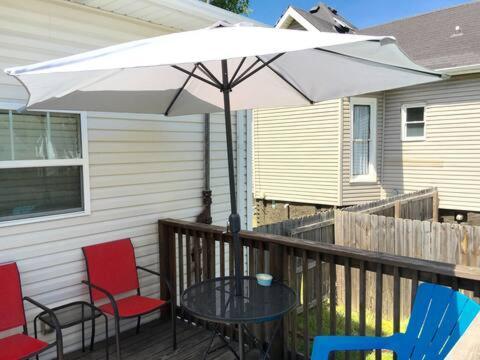 The Joseph By Local Holiday home *