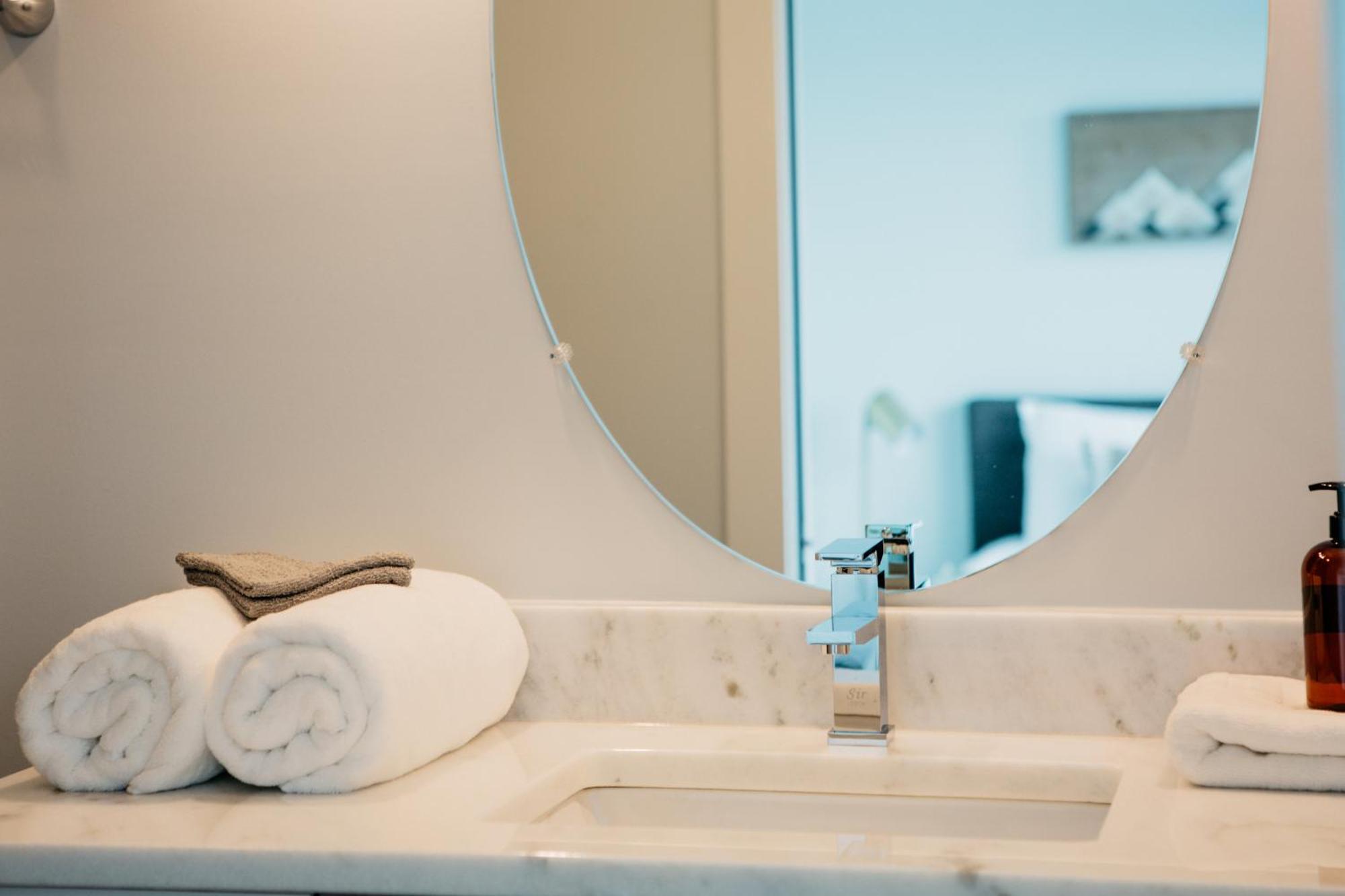 The Eden By Local Holiday home *