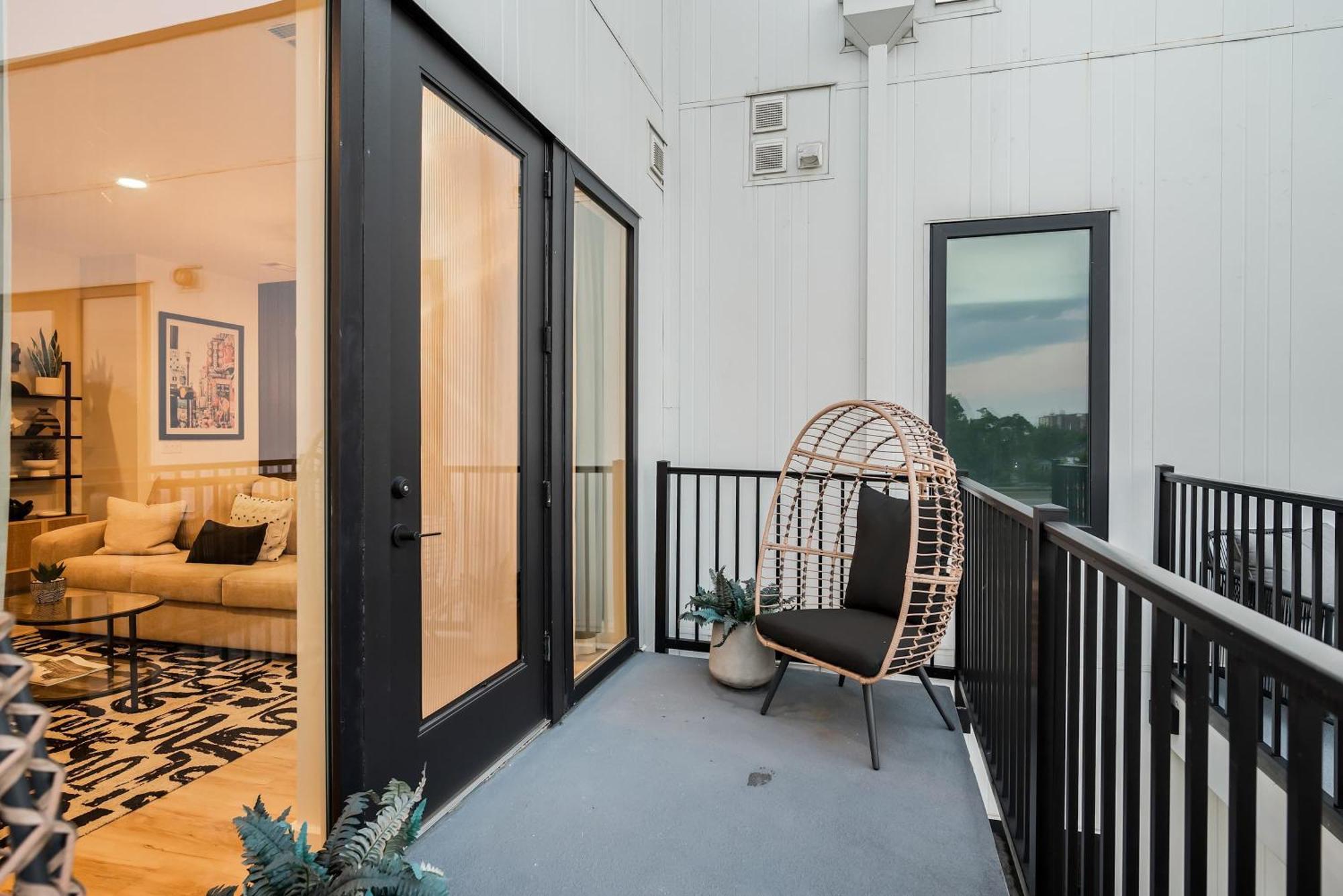 Apartment New 2 Luxe Penthouses With Balcony And Views Nashville