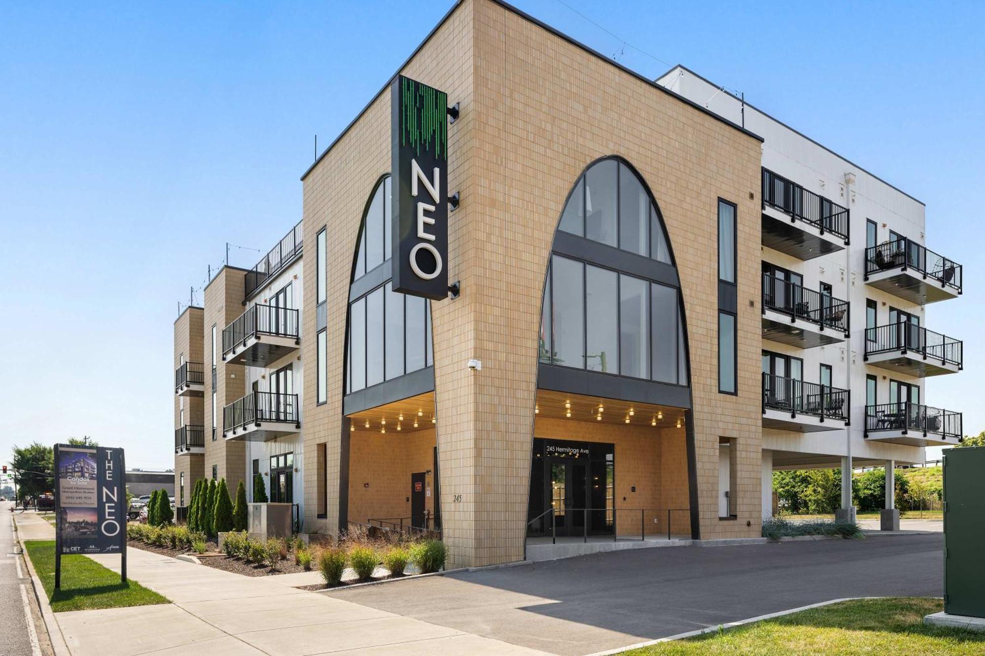 New 2 Luxe Penthouses With Balcony And Views