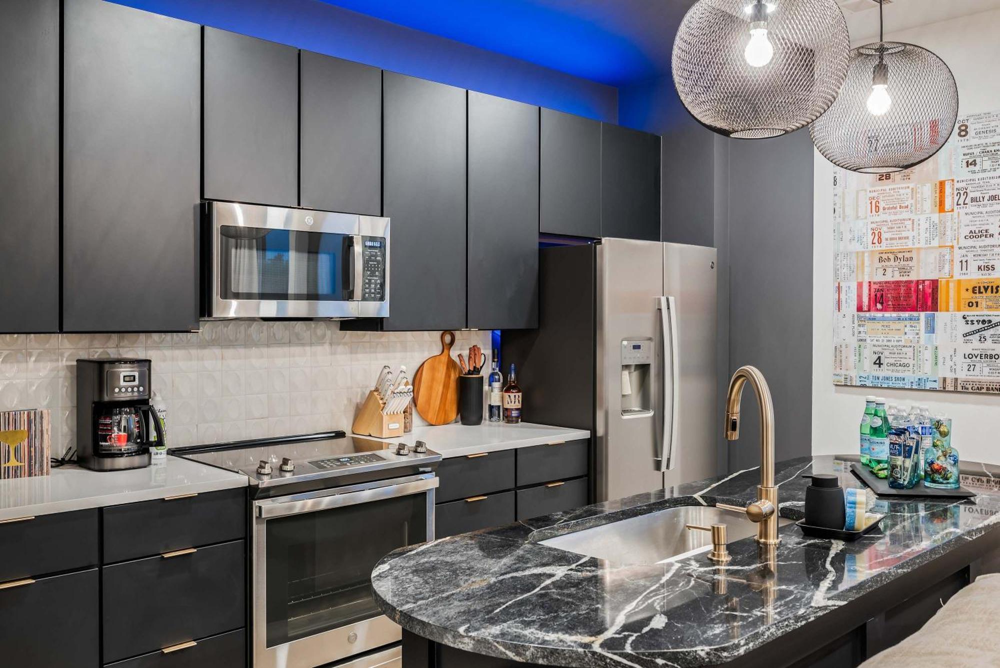 New 2 Luxe Penthouses With Balcony And Views