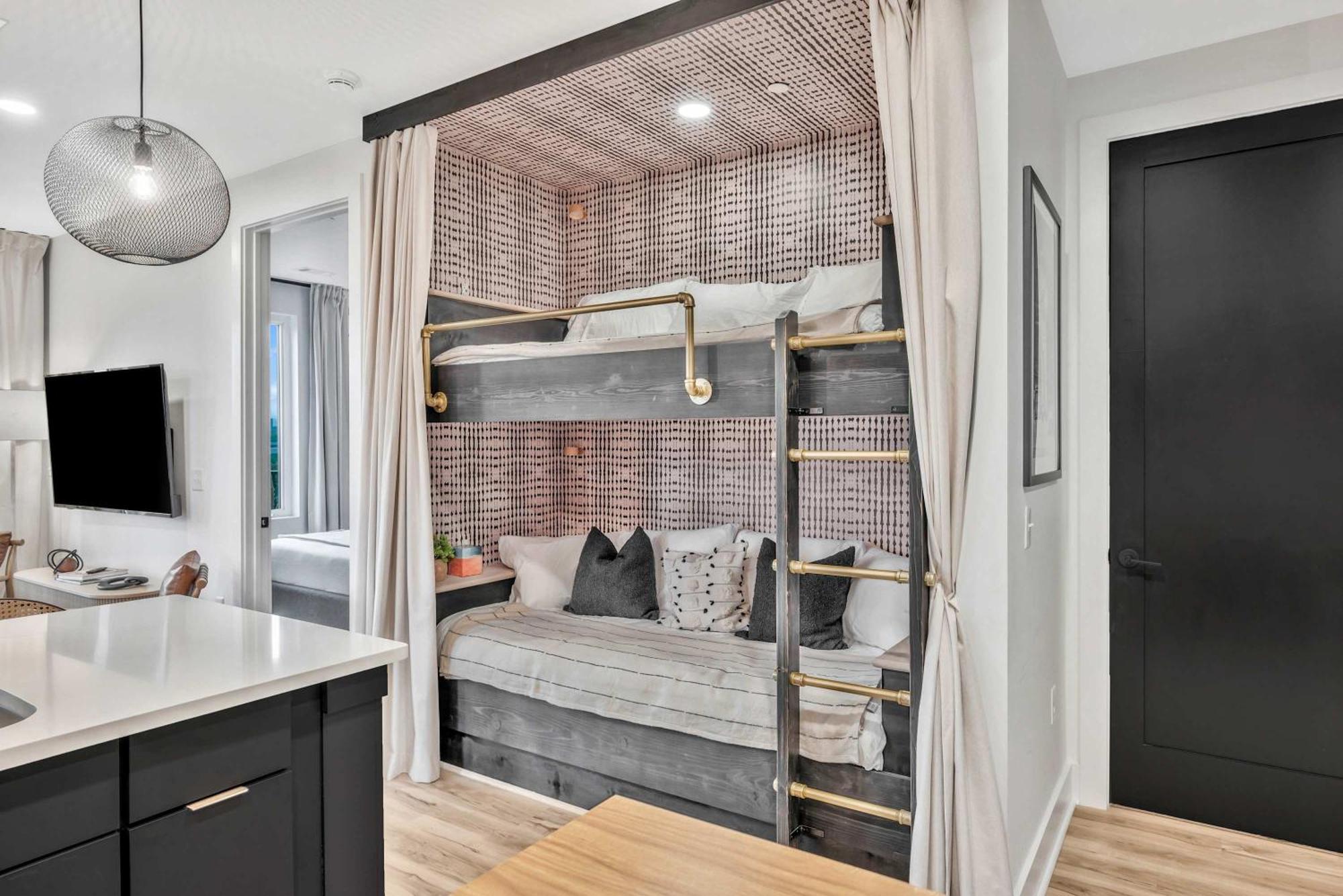 Apartment New 2 Luxe Penthouses With Balcony And Views *