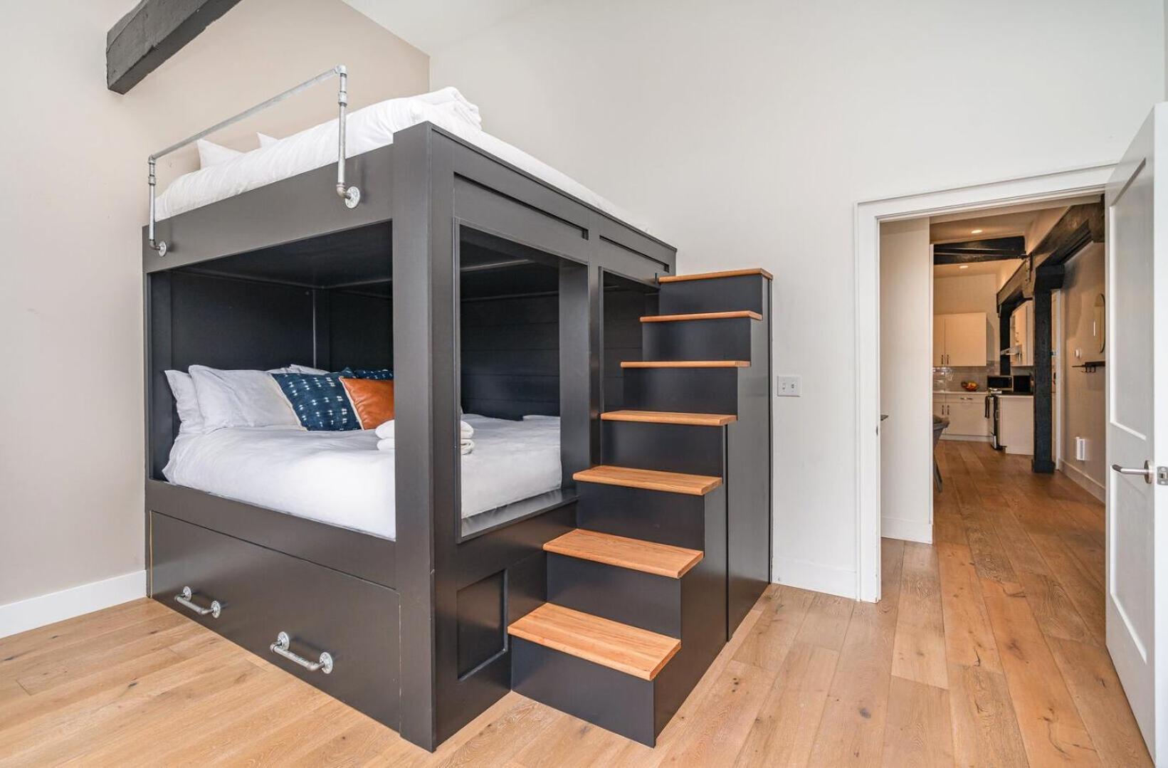 Holiday home The Saddlery - Mic Drop - Walk To Broadway Nashville