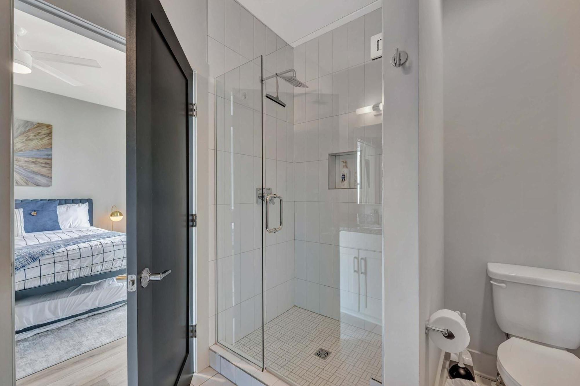 Rooftop Deck Grill Ping Pong Near Downtown Holiday home Nashville