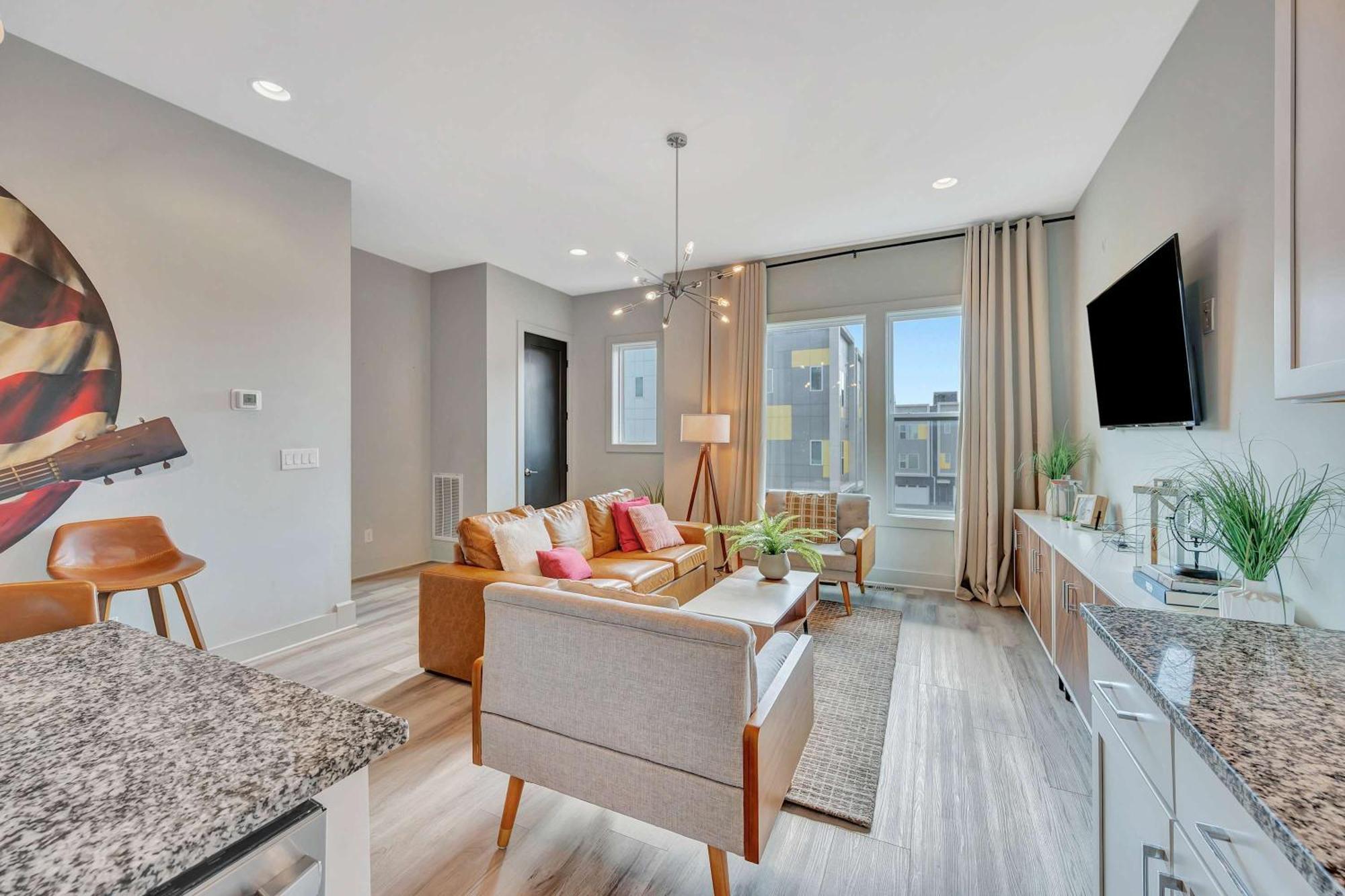 Rooftop Deck Grill Ping Pong Near Downtown Nashville