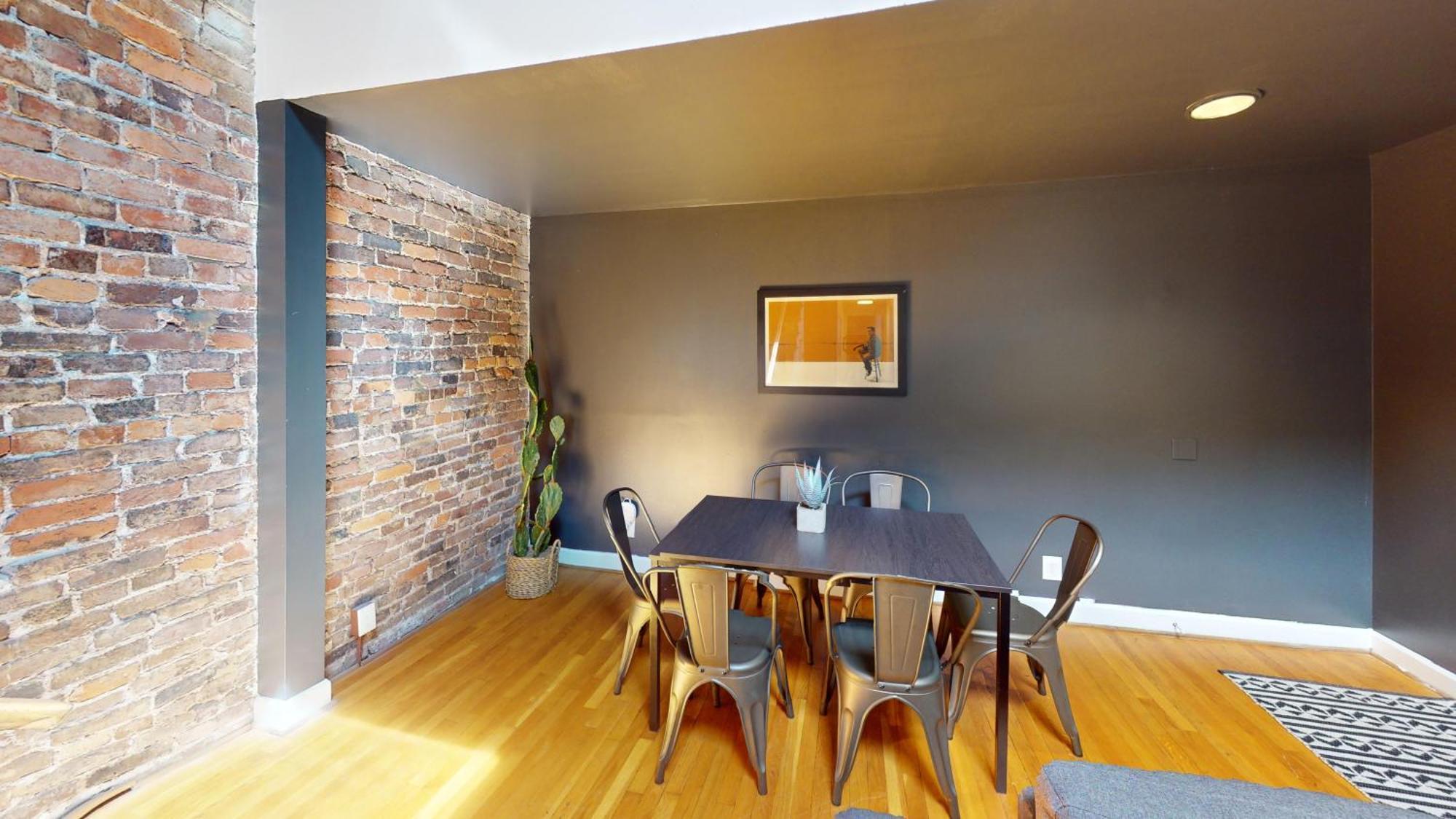 The Lofts At 107 Aparthotel *