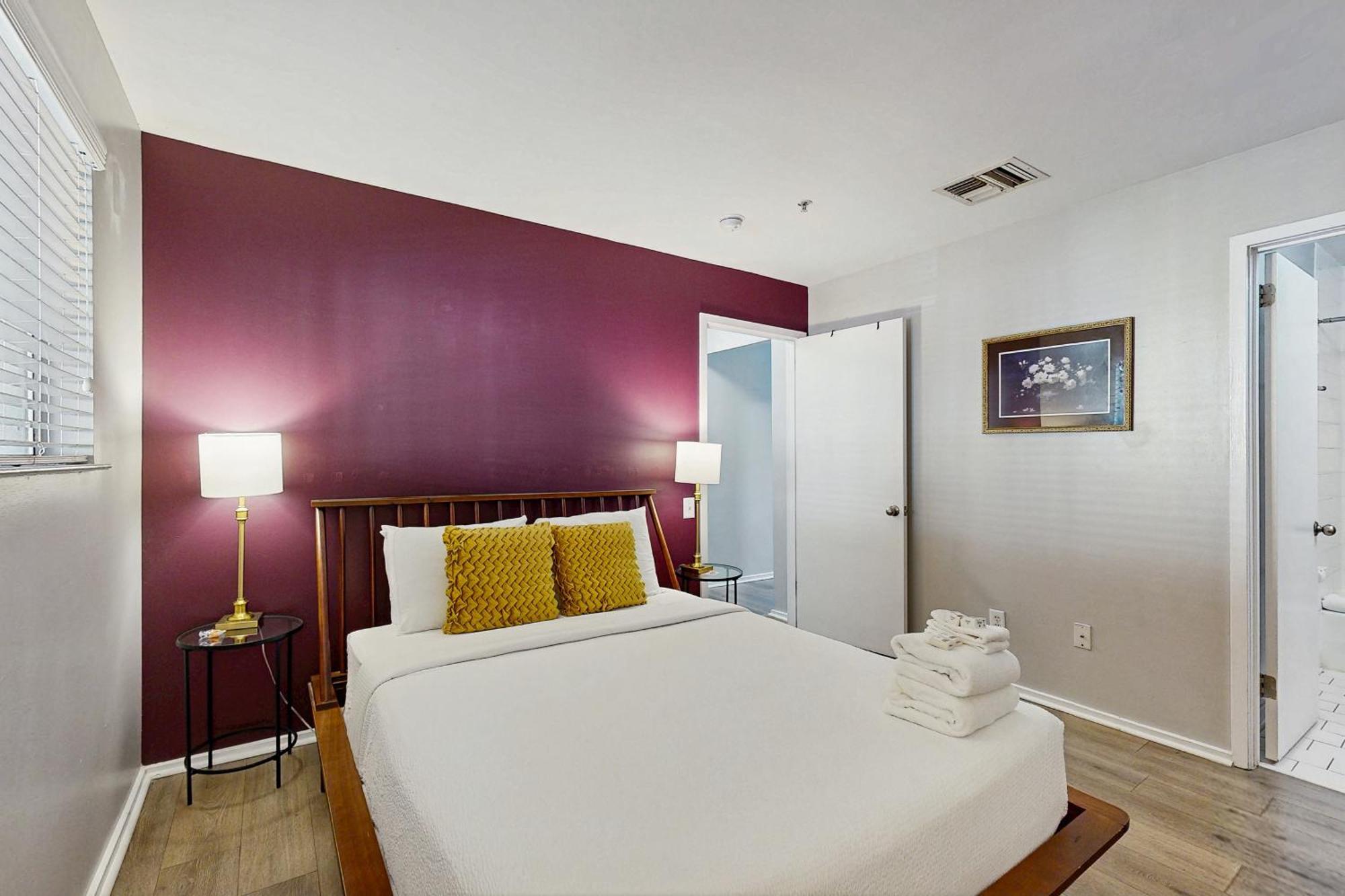 Apartment Rollin' On The River *