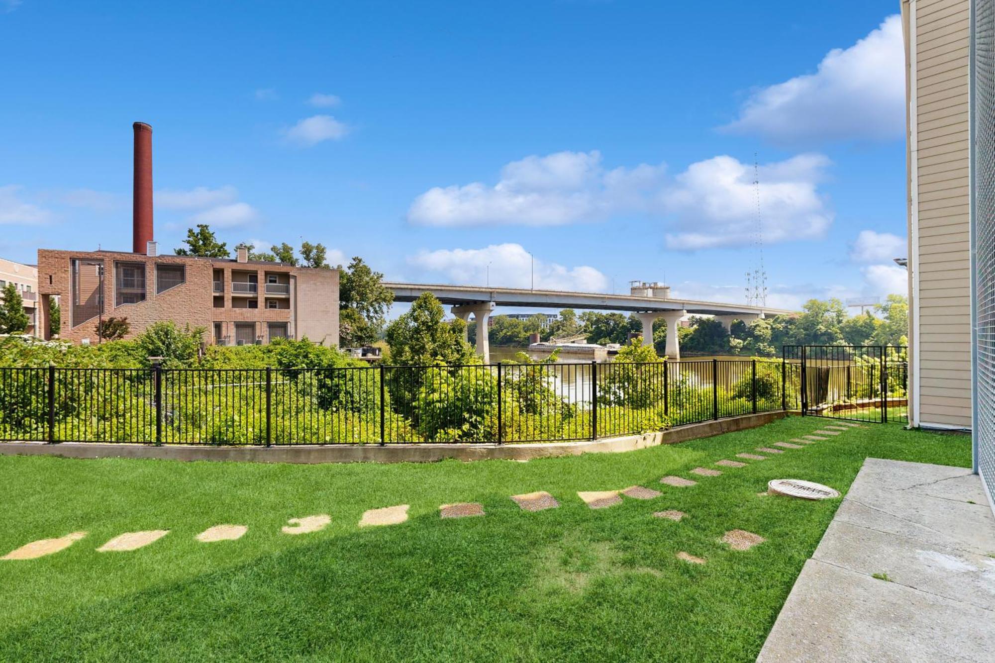 Rollin' On The River Apartment Nashville