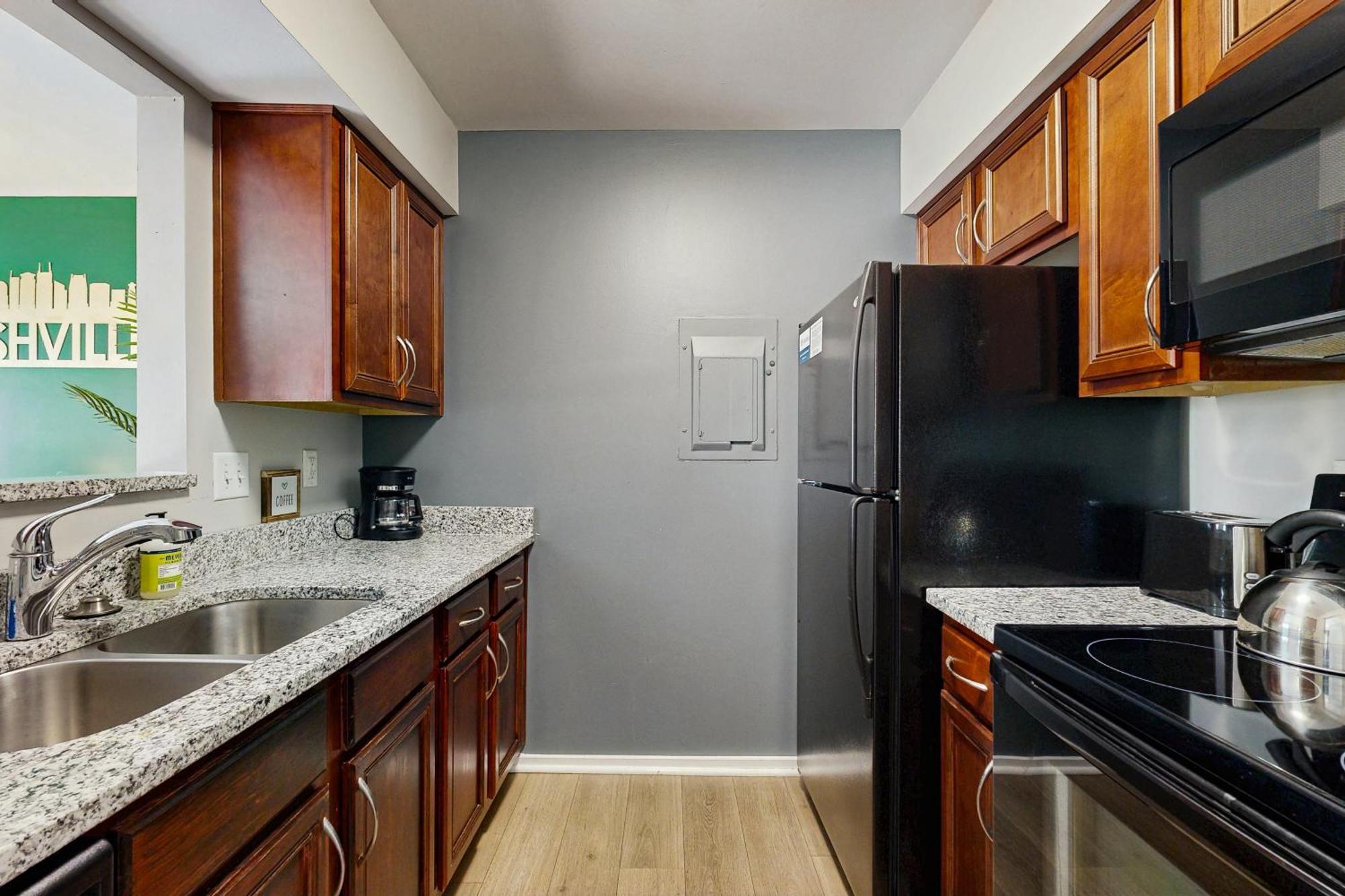 Apartment Rollin' On The River *