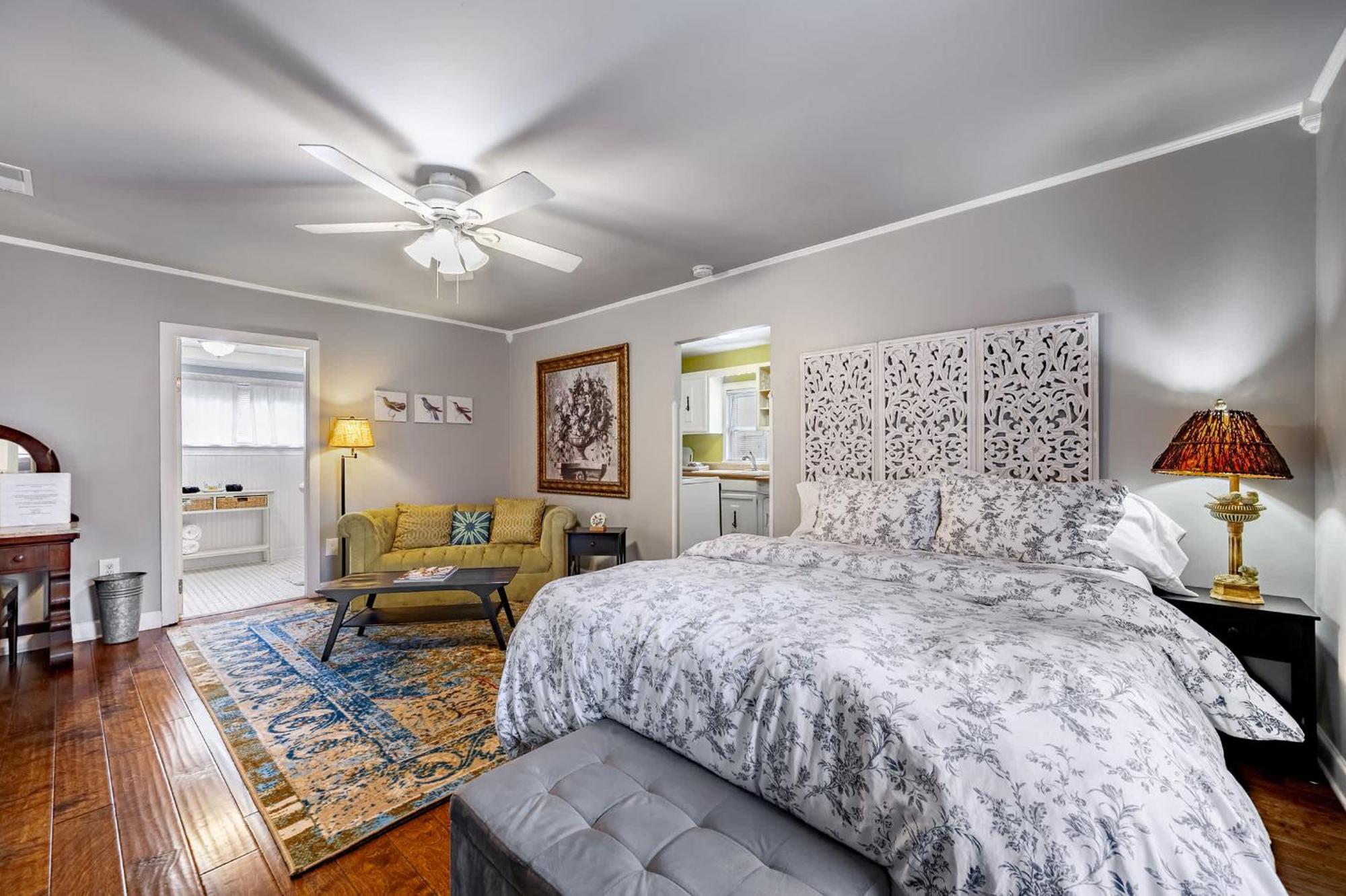 East Gem - Quiet & Walkable