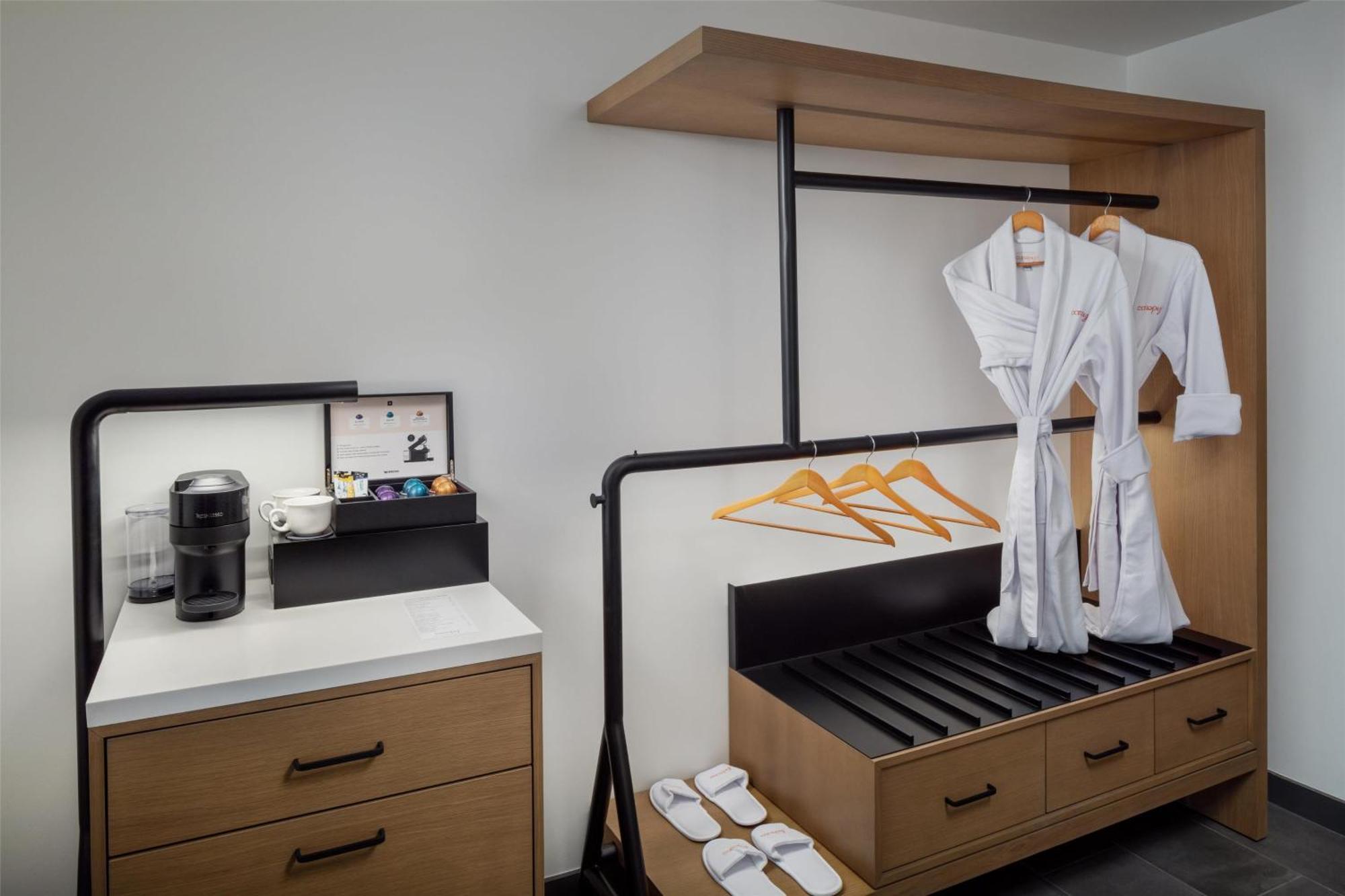 Hotel Canopy By Hilton Downtown The Gulch