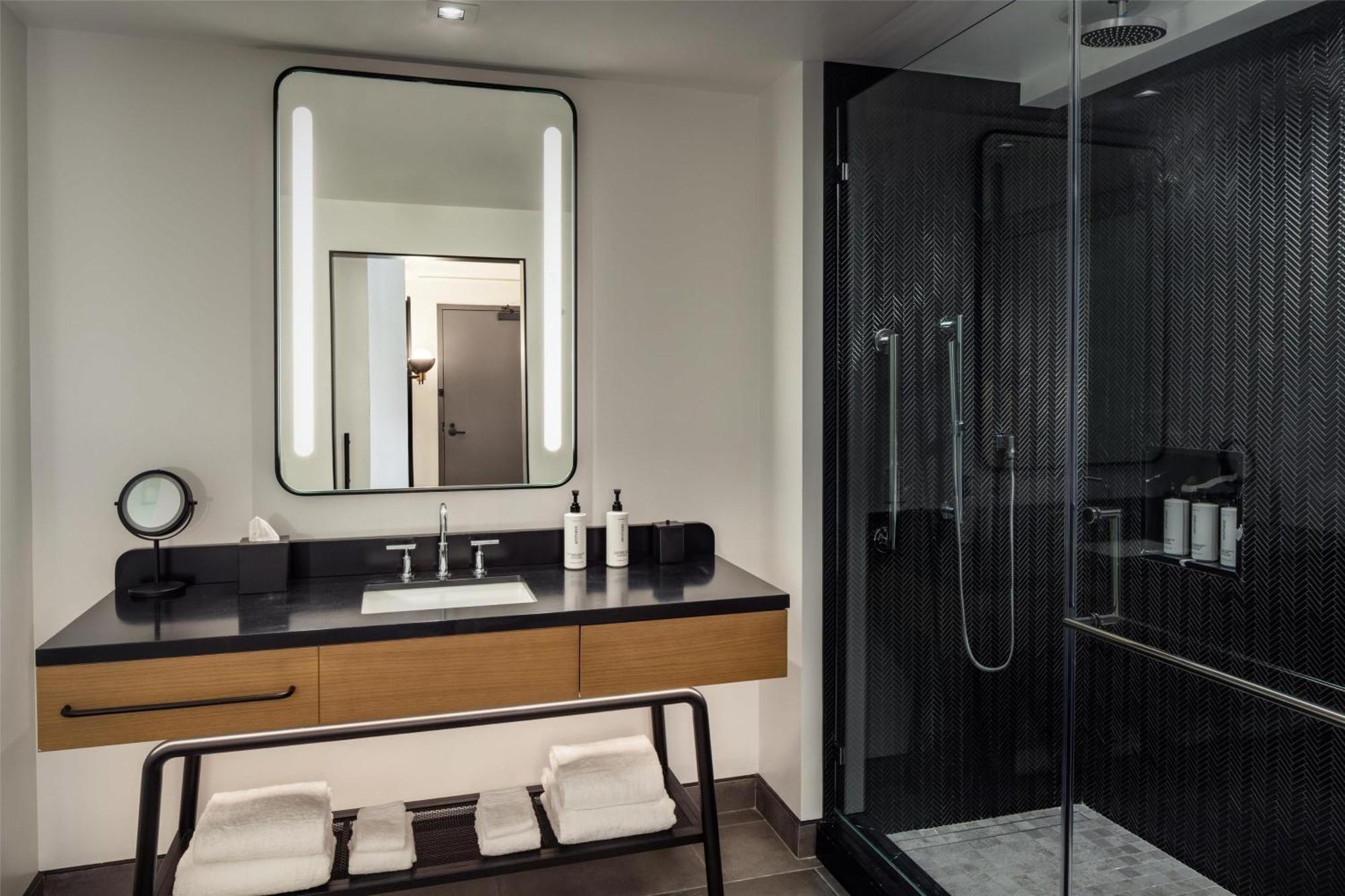 Hotel Canopy By Hilton Downtown The Gulch