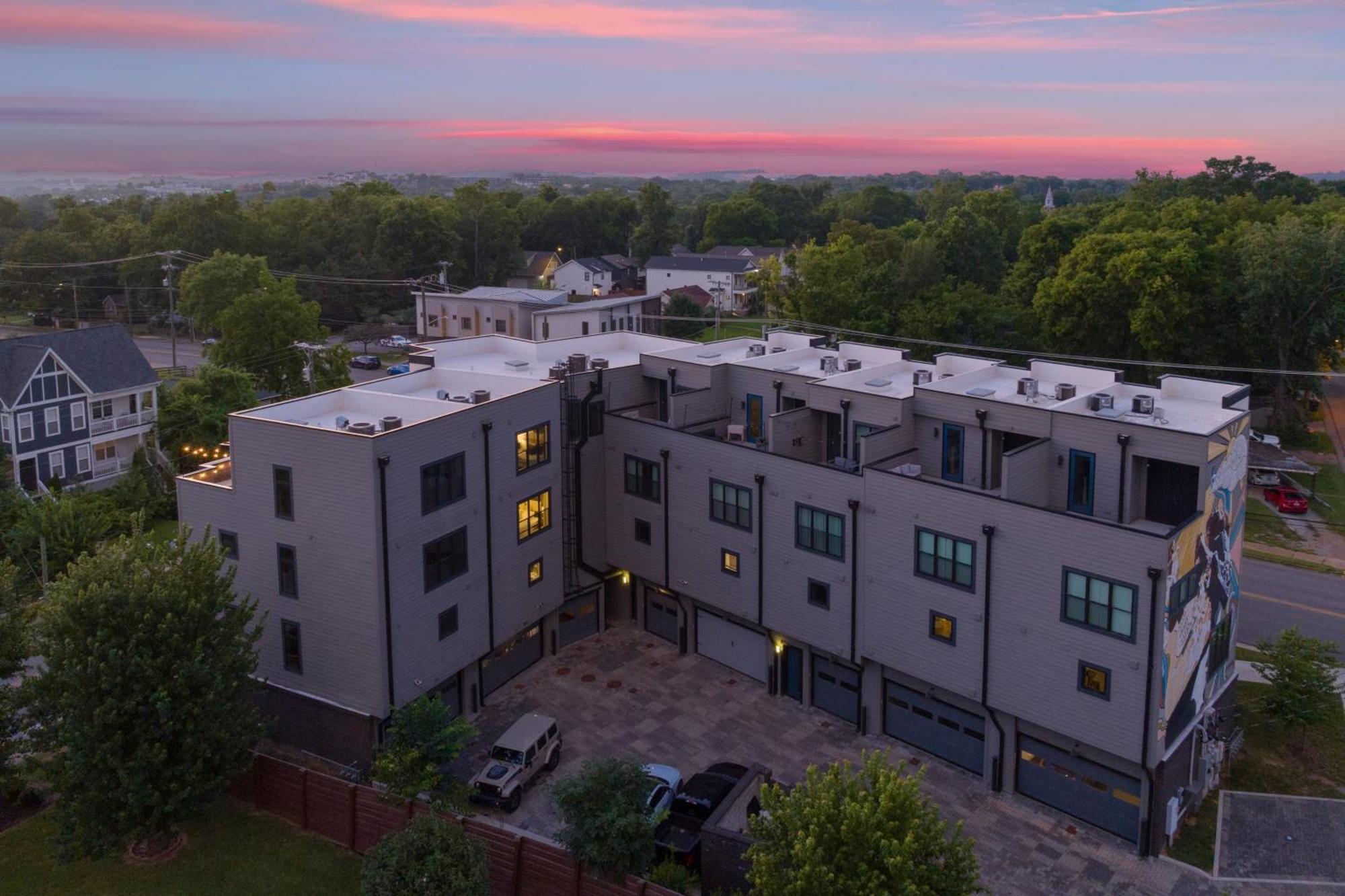 Skyline Soundhouse By Avantstay Rooftop Deck Game Near East Broadway Holiday home Nashville