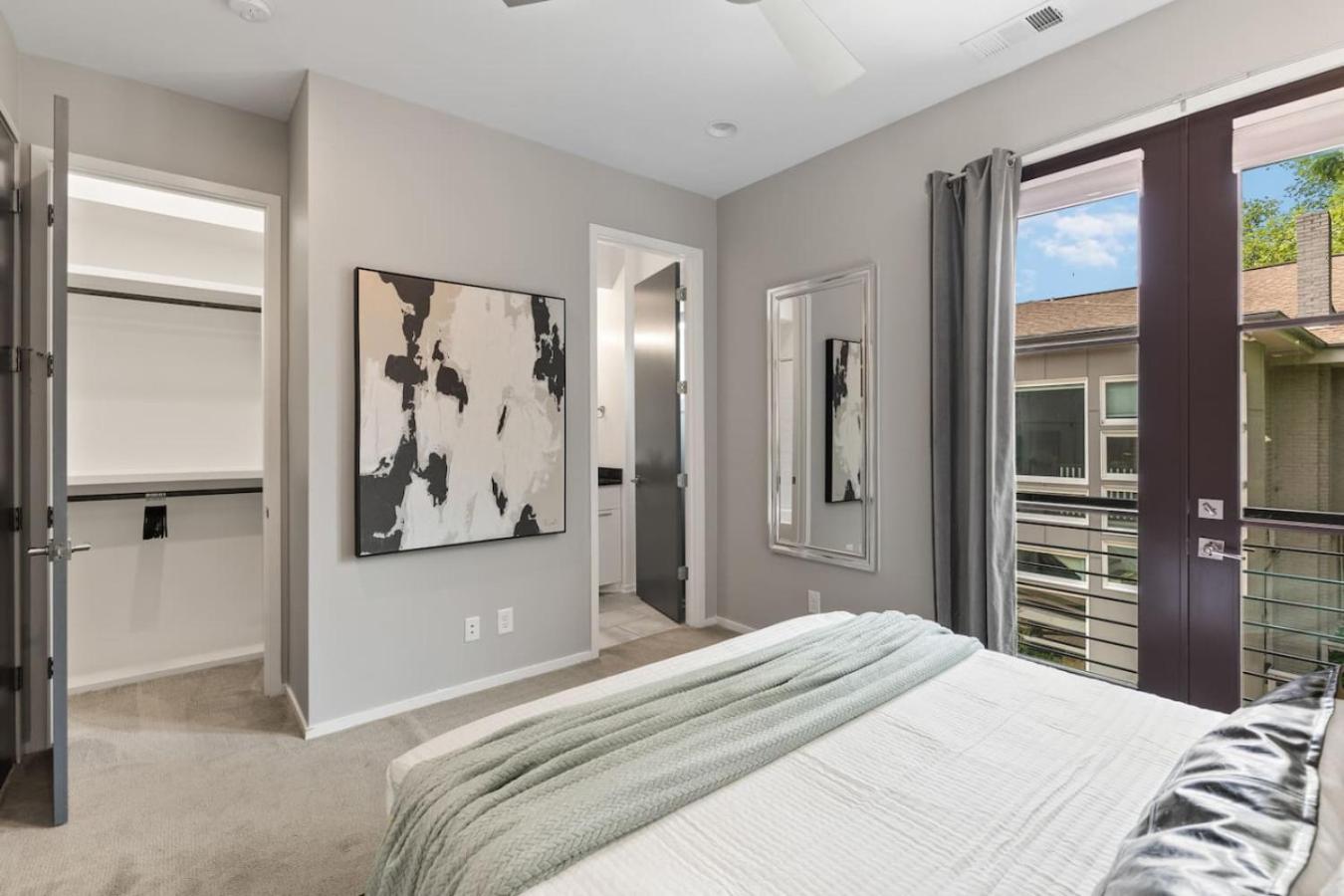 12 South Walk To Belmont With Deck And Patio Holiday home