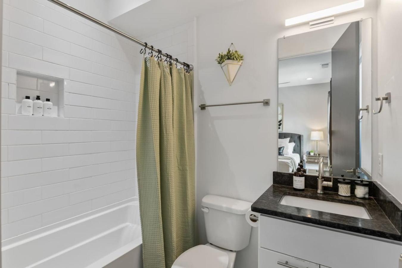 12 South Walk To Belmont With Deck And Patio Holiday home Nashville