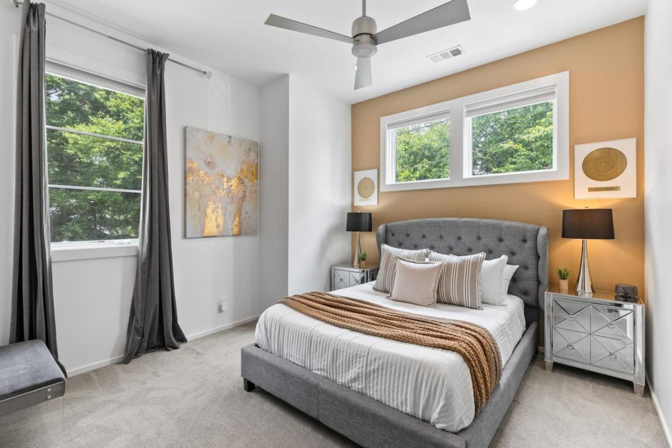 12 South Walk To Belmont With Deck And Patio Holiday home Nashville