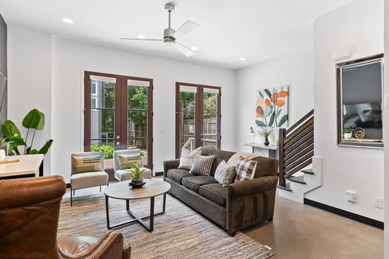 Holiday home 12 South Walk To Belmont With Deck And Patio Nashville