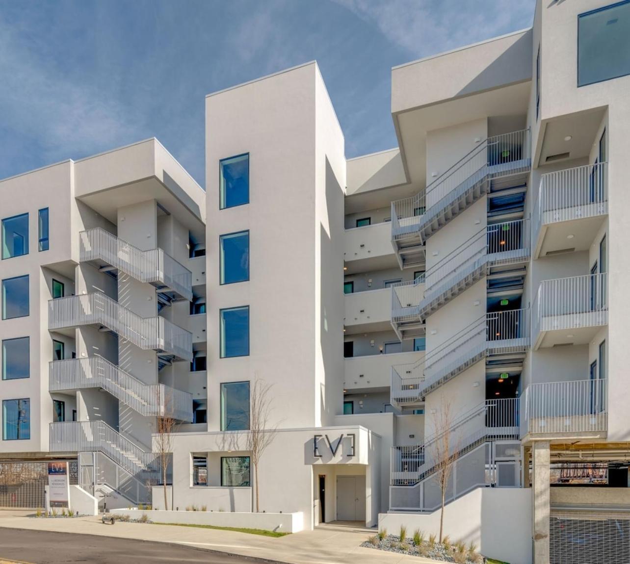 Holiday home Luxury 2-bd, 2-bth Downtown Riverfront, Park Free