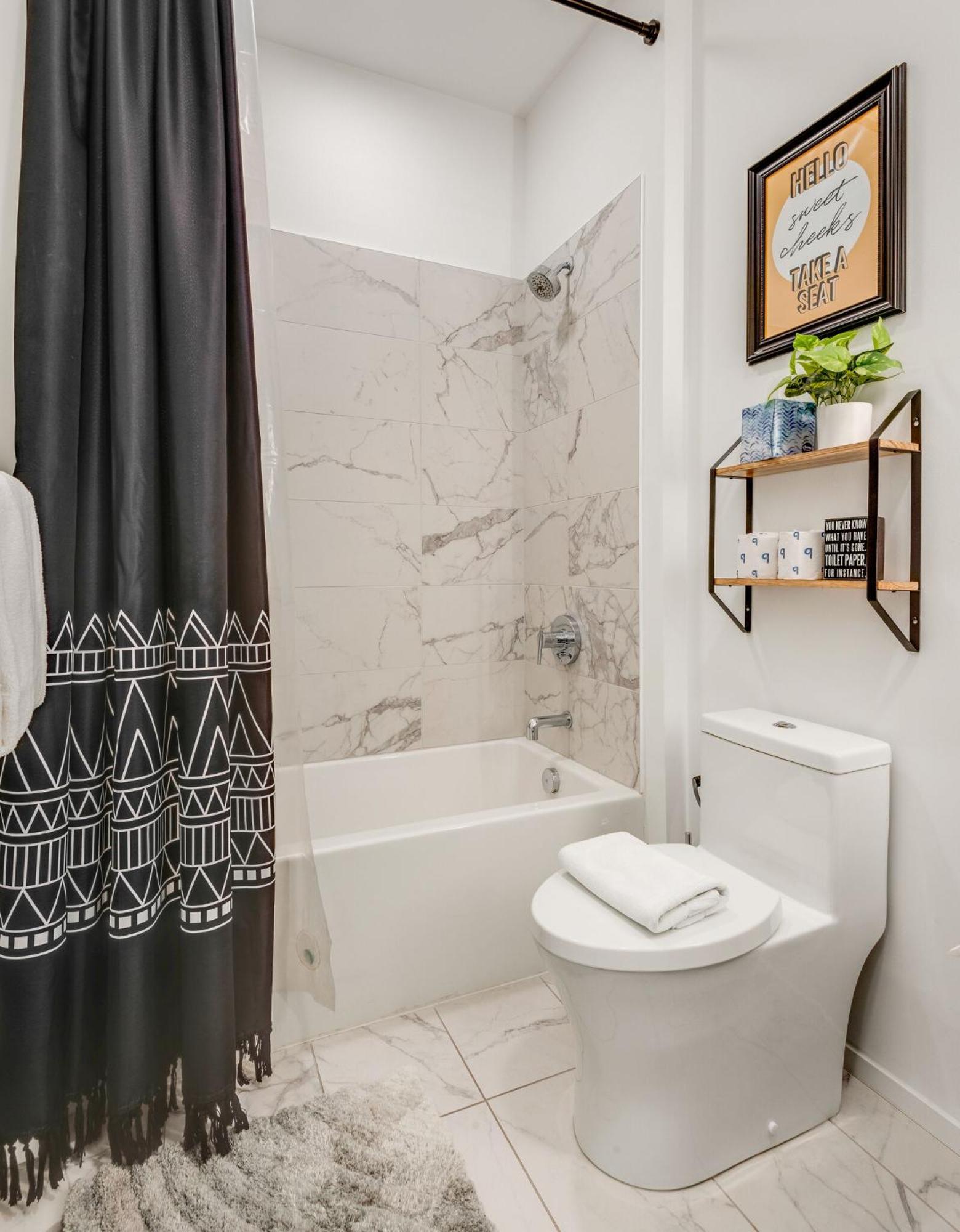 Holiday home Luxury 2-bd, 2-bth Downtown Riverfront, Park Free Nashville