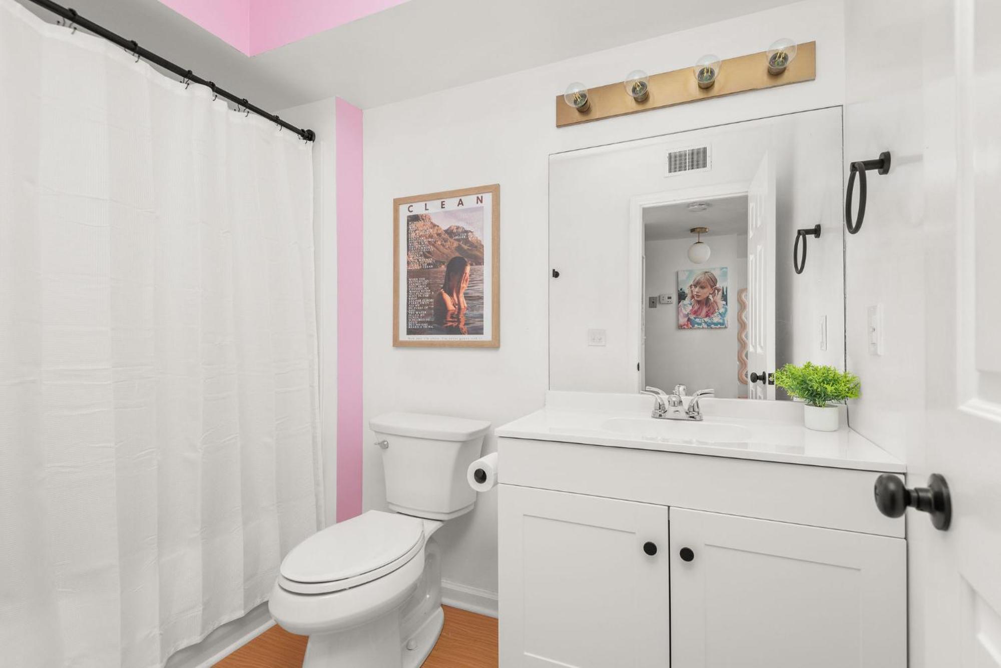 Apartment Swiftie Paradise, Music Row Unit 1 Nashville