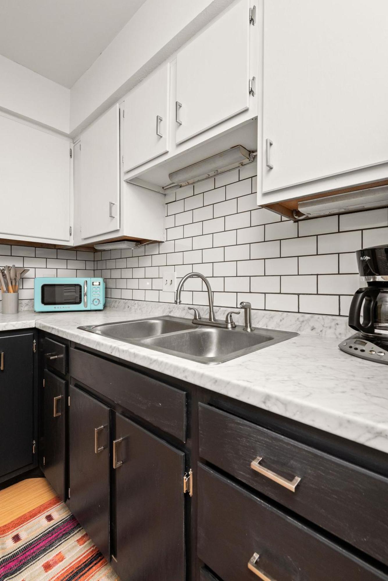 Apartment Dollys Dreamhouse, Mean Girls Retreat Unit 8