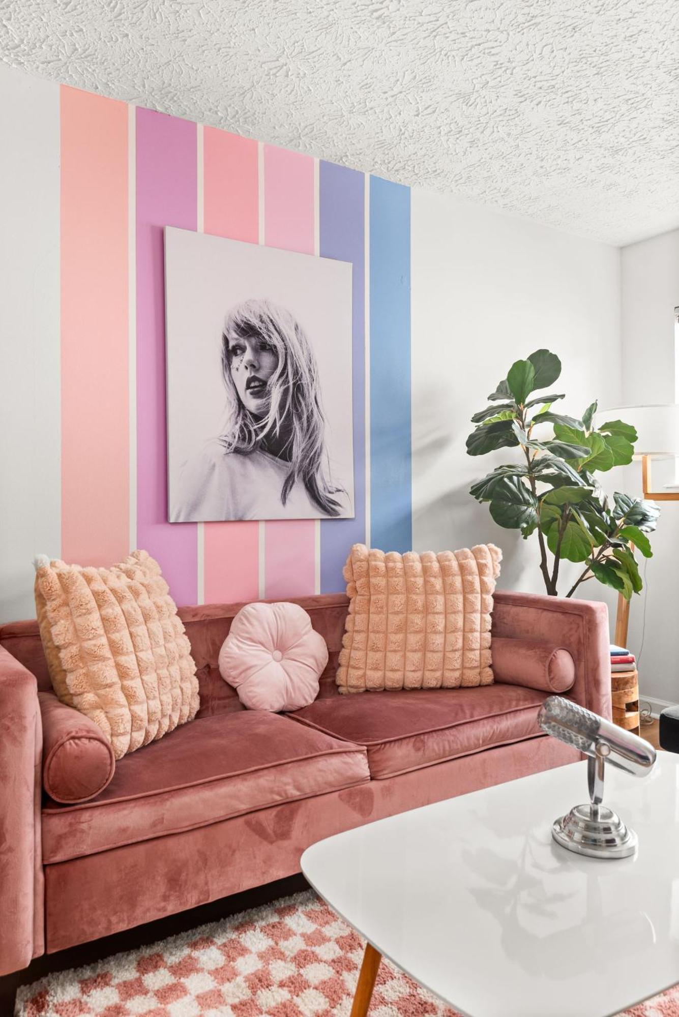 Enchanted In Nashville, Swiftie Sanctuary Unit 5 Apartment Nashville