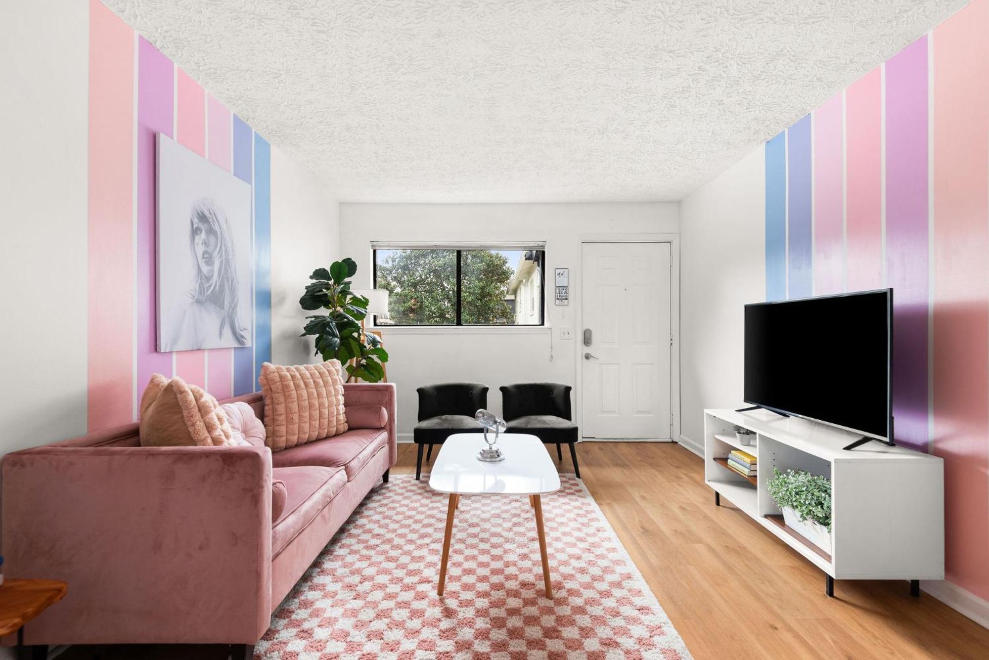 Apartment Enchanted In Nashville, Swiftie Sanctuary Unit 5 Nashville