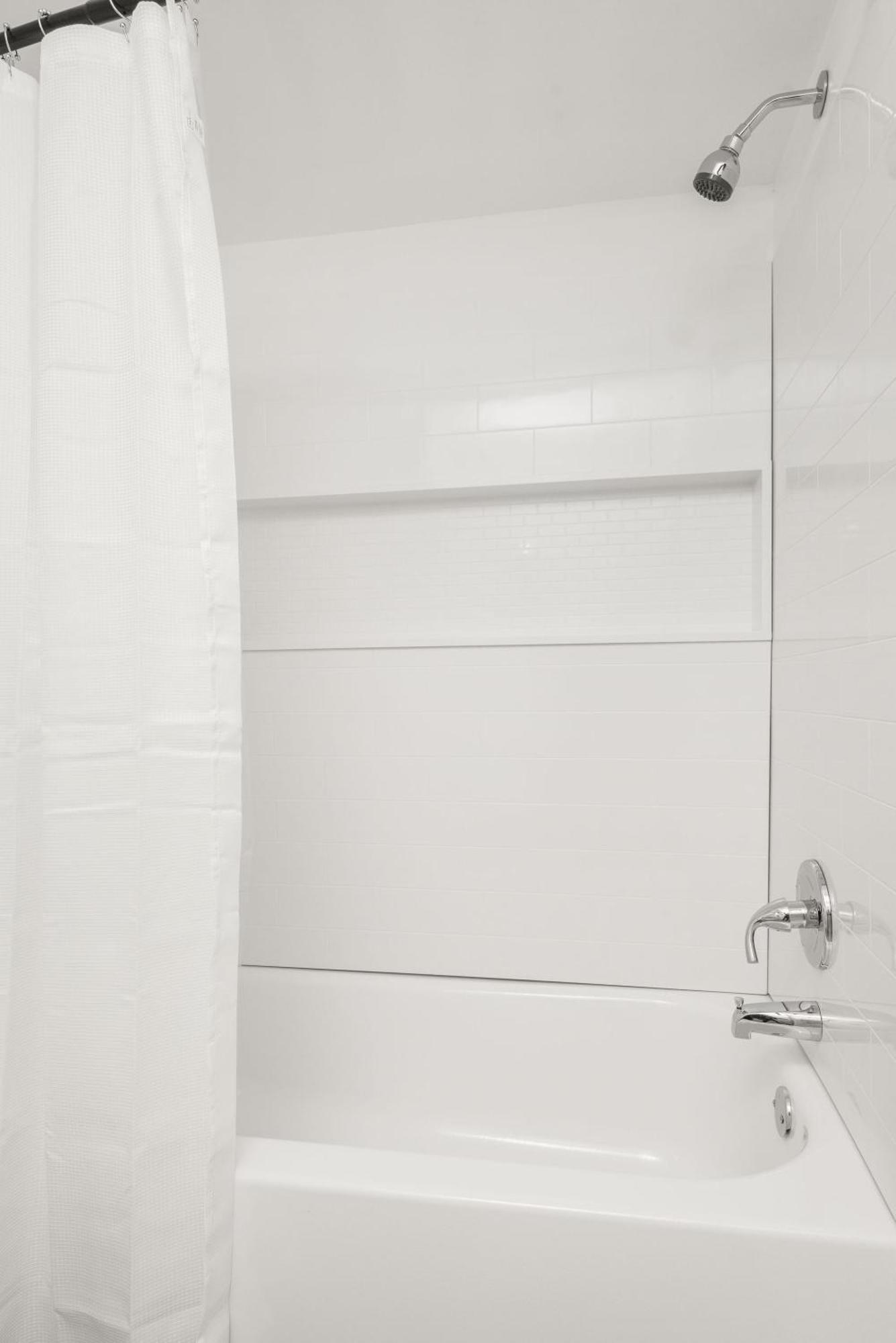 Cozy Country Legends Apt, Music Row Retreat *