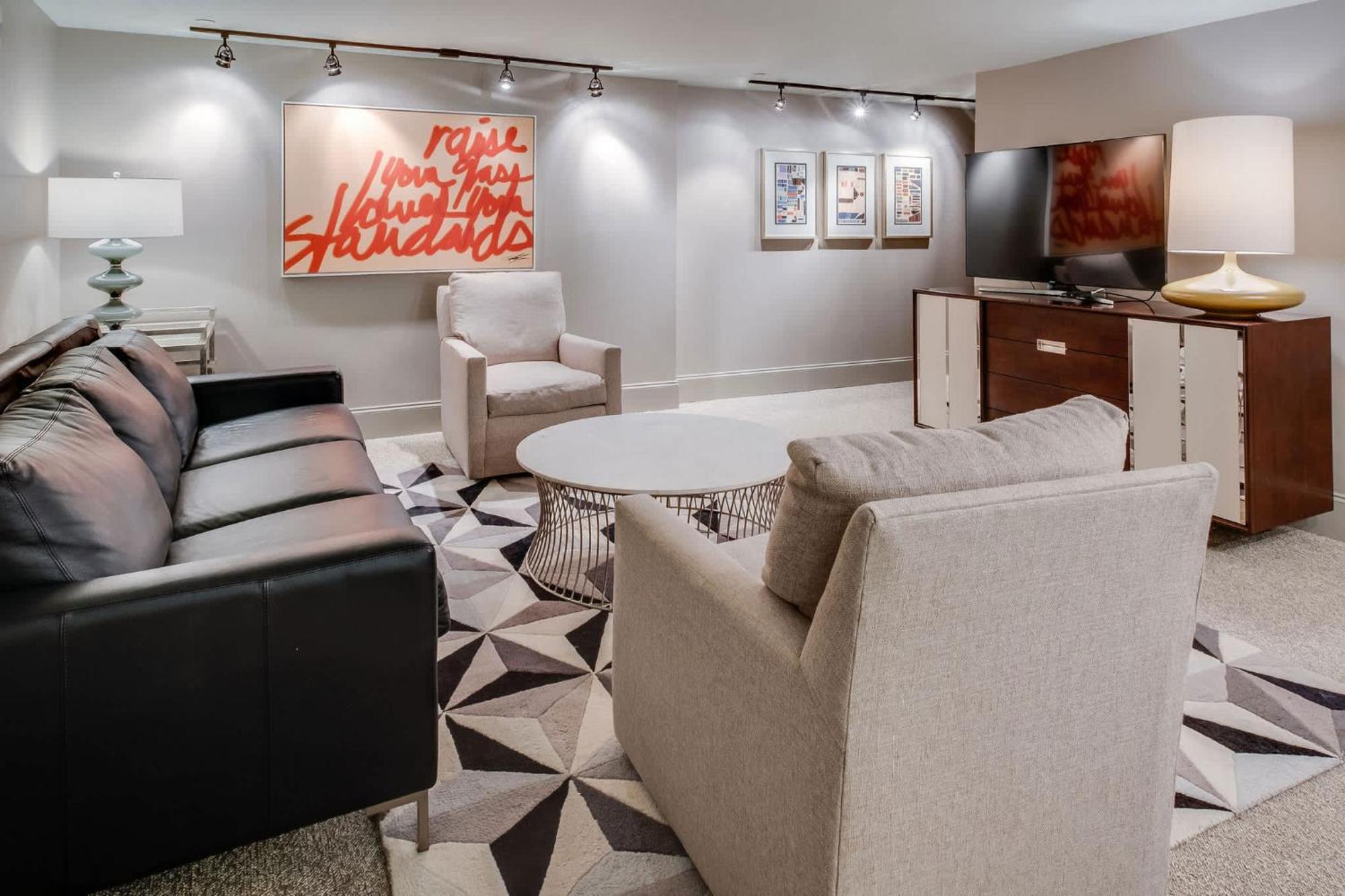 Charming For 4 In Family Dt Walk To Broadway Nashville