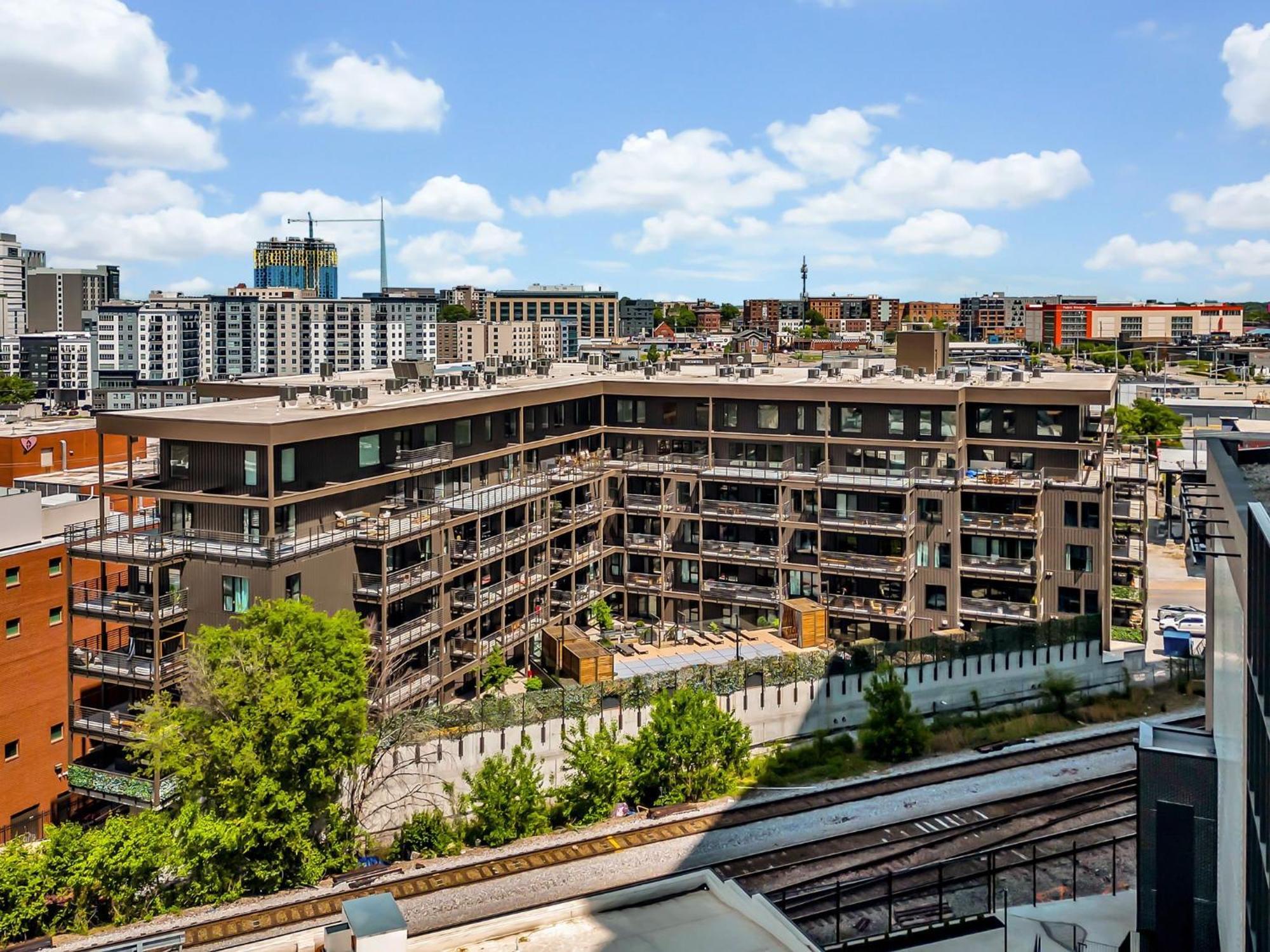 Southern Comfort Short Walk To Broadway W Pool & Gym At The Hyve Apartment *