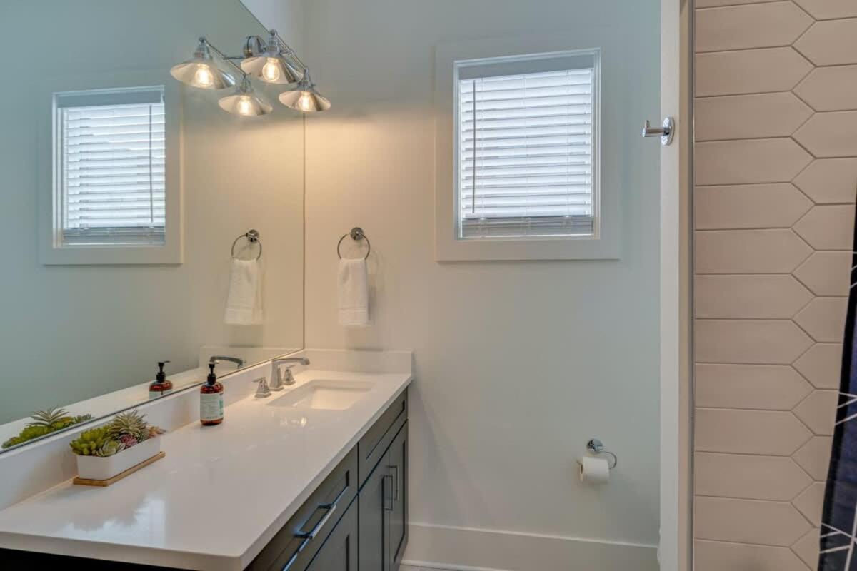 Luxurious Germantown Homes For Groups *